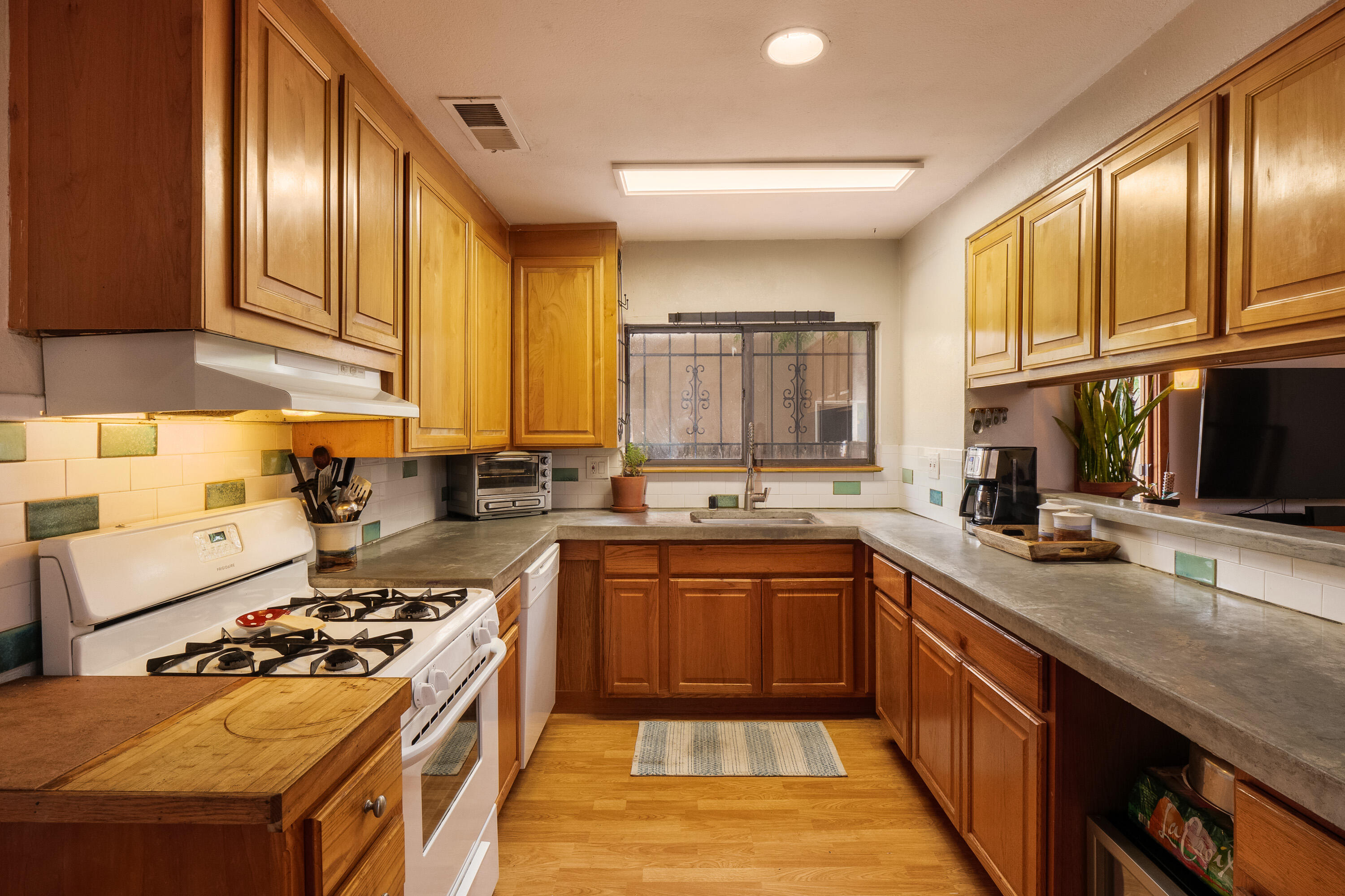 906 PALO DURO Avenue NW