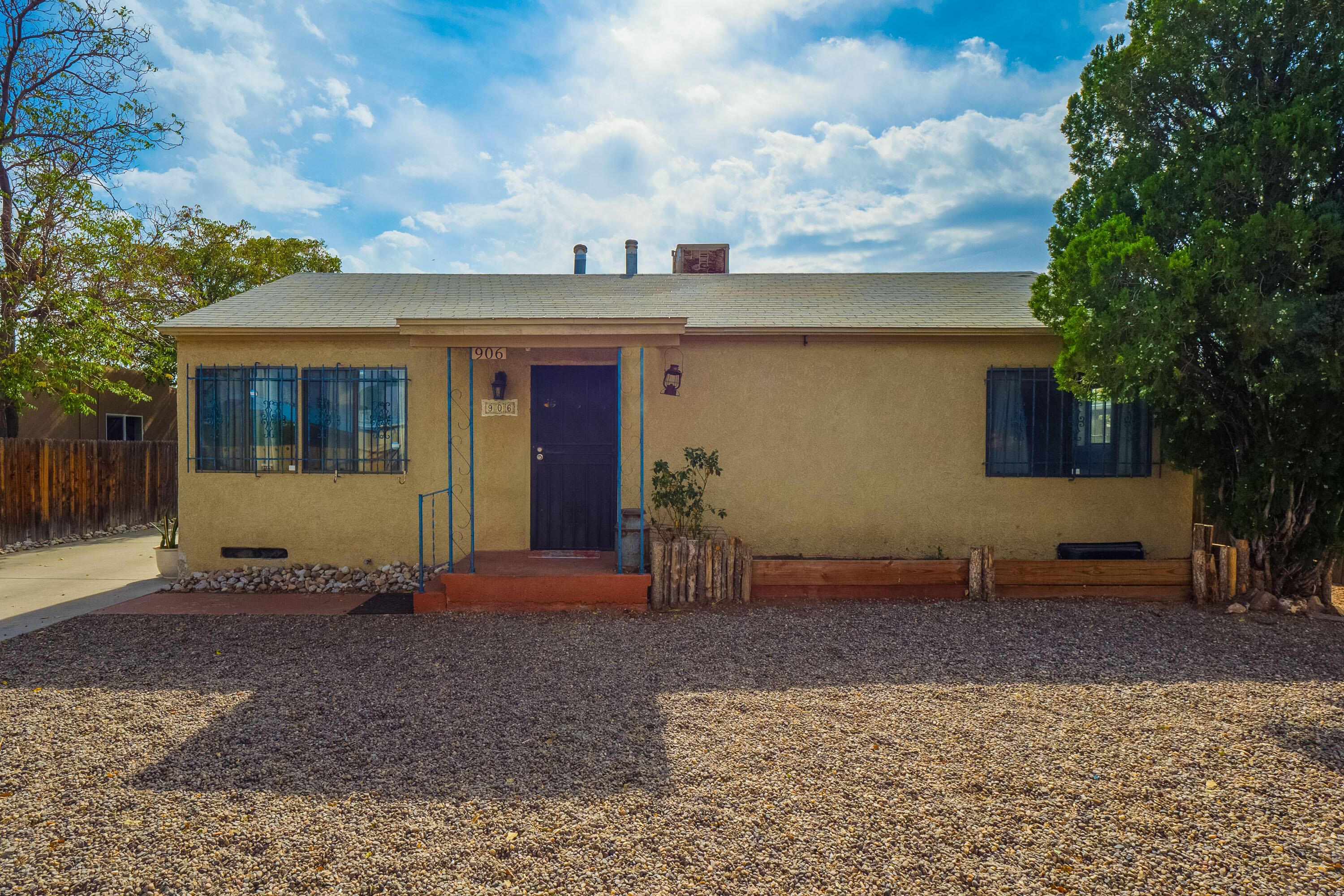 906 PALO DURO Avenue NW