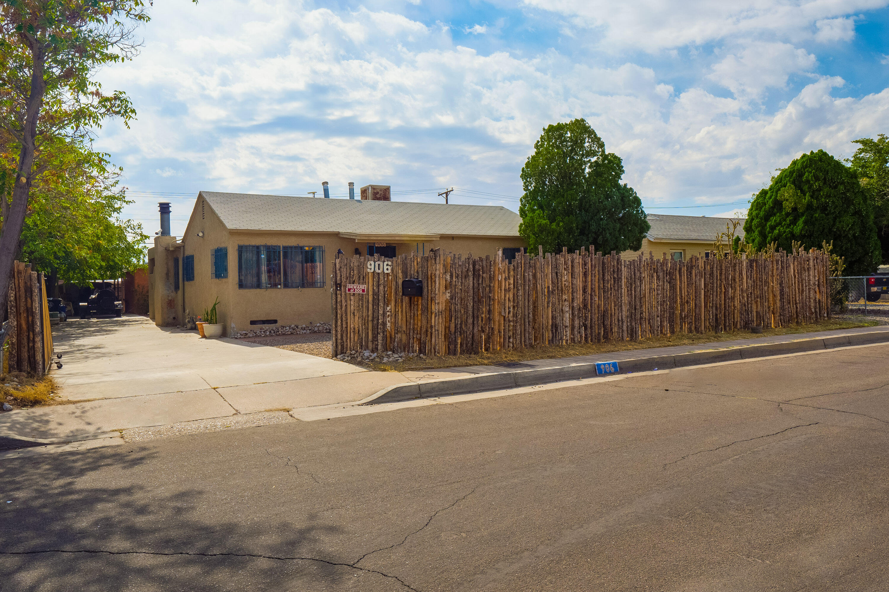 906 PALO DURO Avenue NW