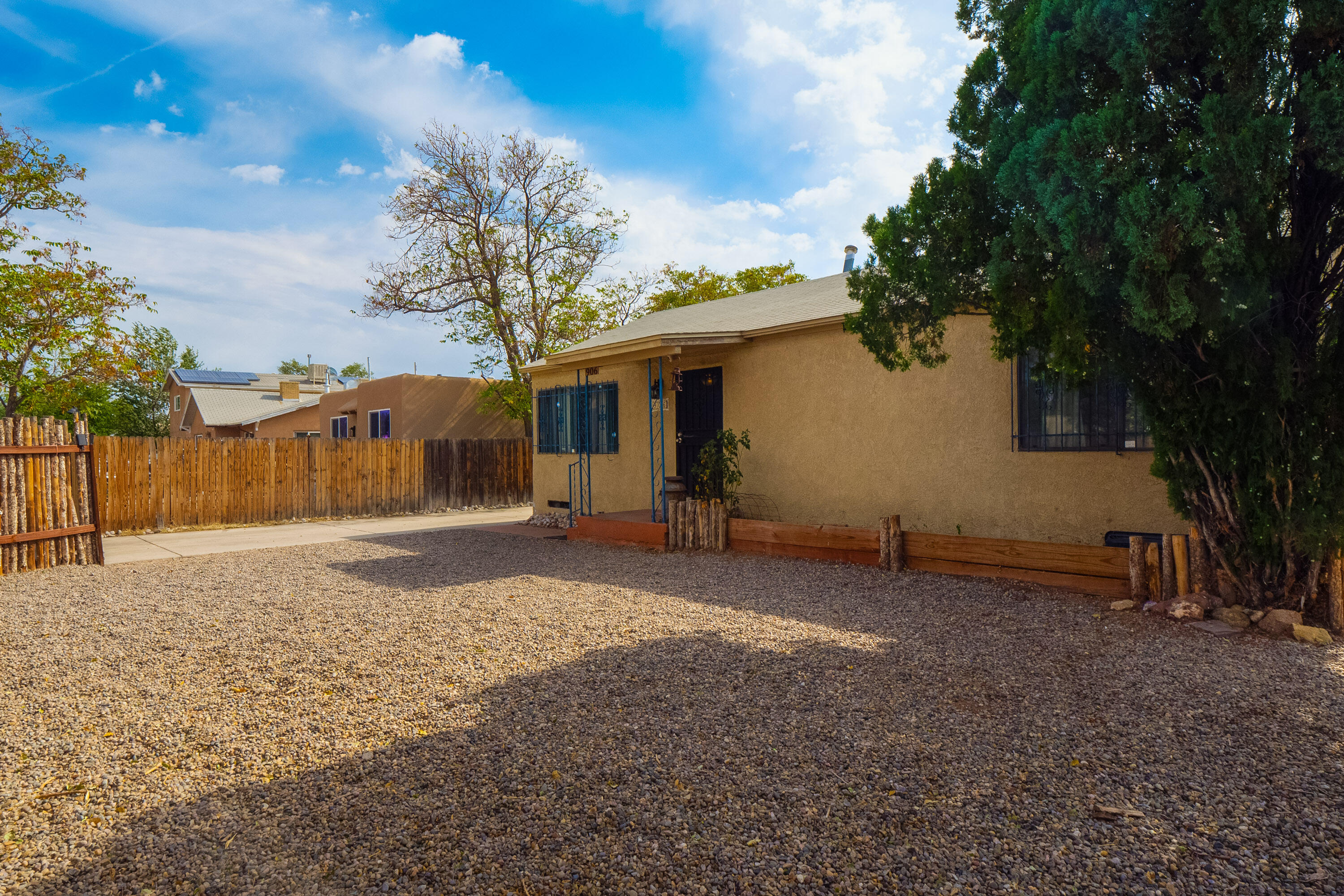 906 PALO DURO Avenue NW