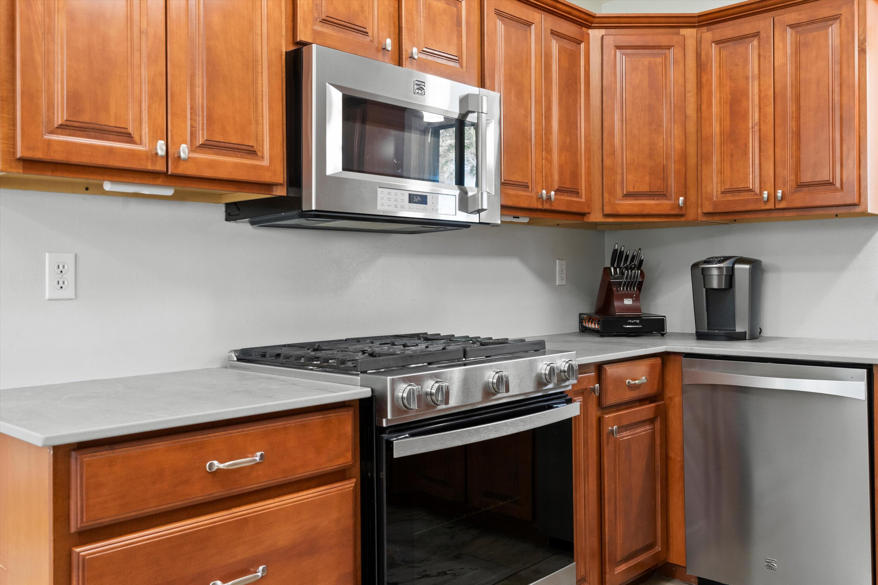 10306 KAREN Avenue NE