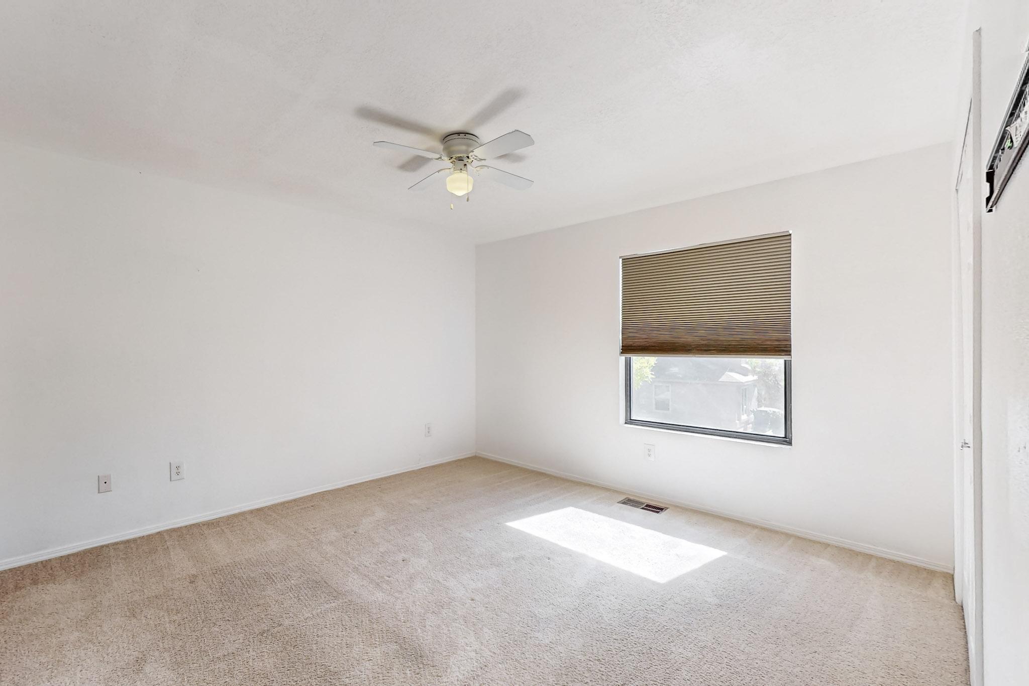 6301 LA HABRA Lane NE