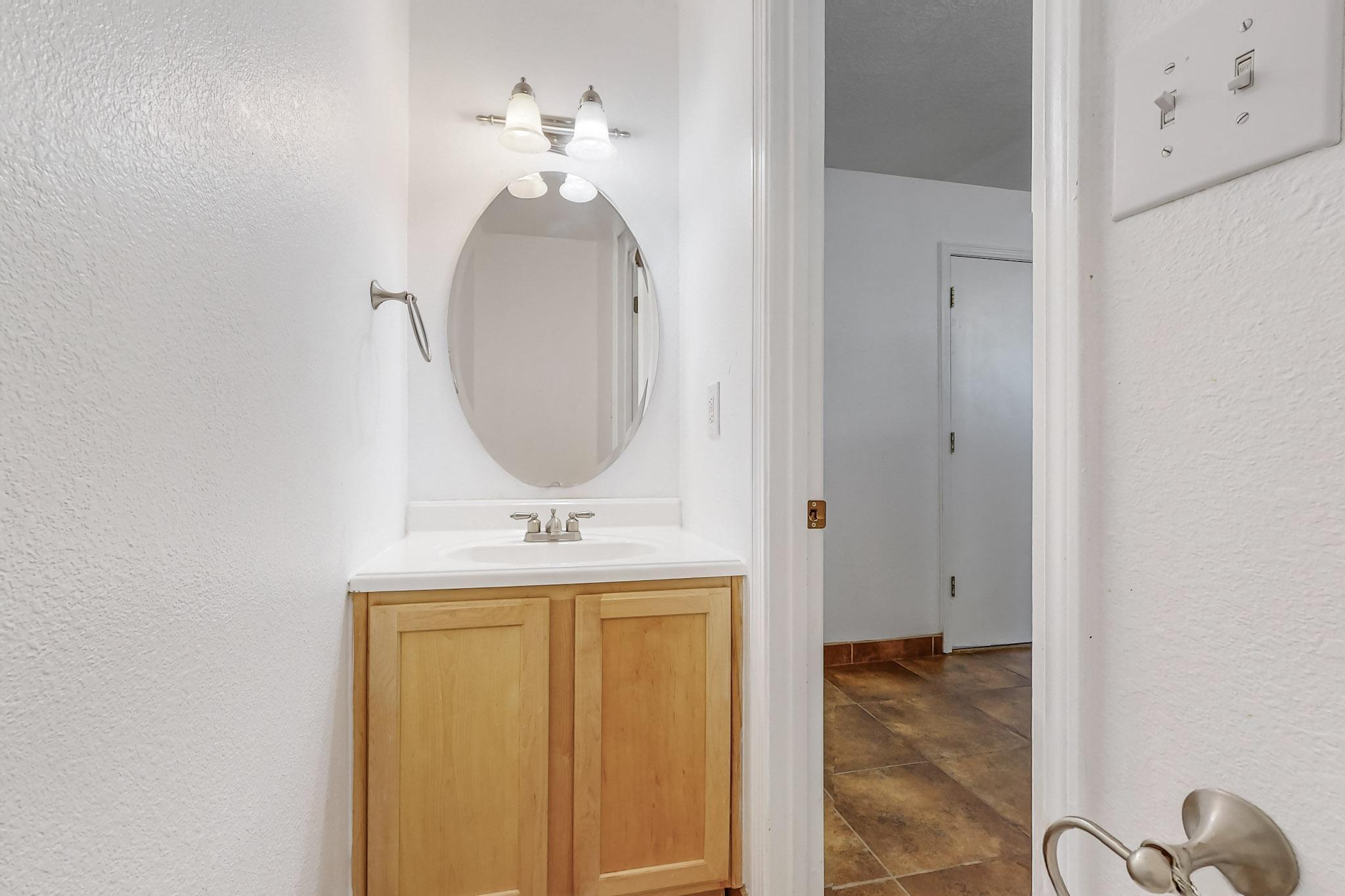 6301 LA HABRA Lane NE