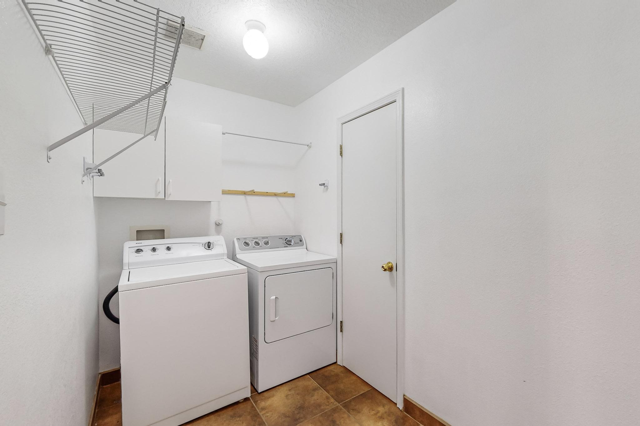 6301 LA HABRA Lane NE