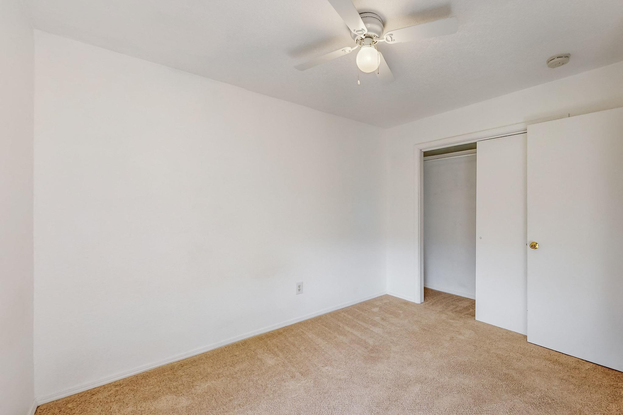 6301 LA HABRA Lane NE