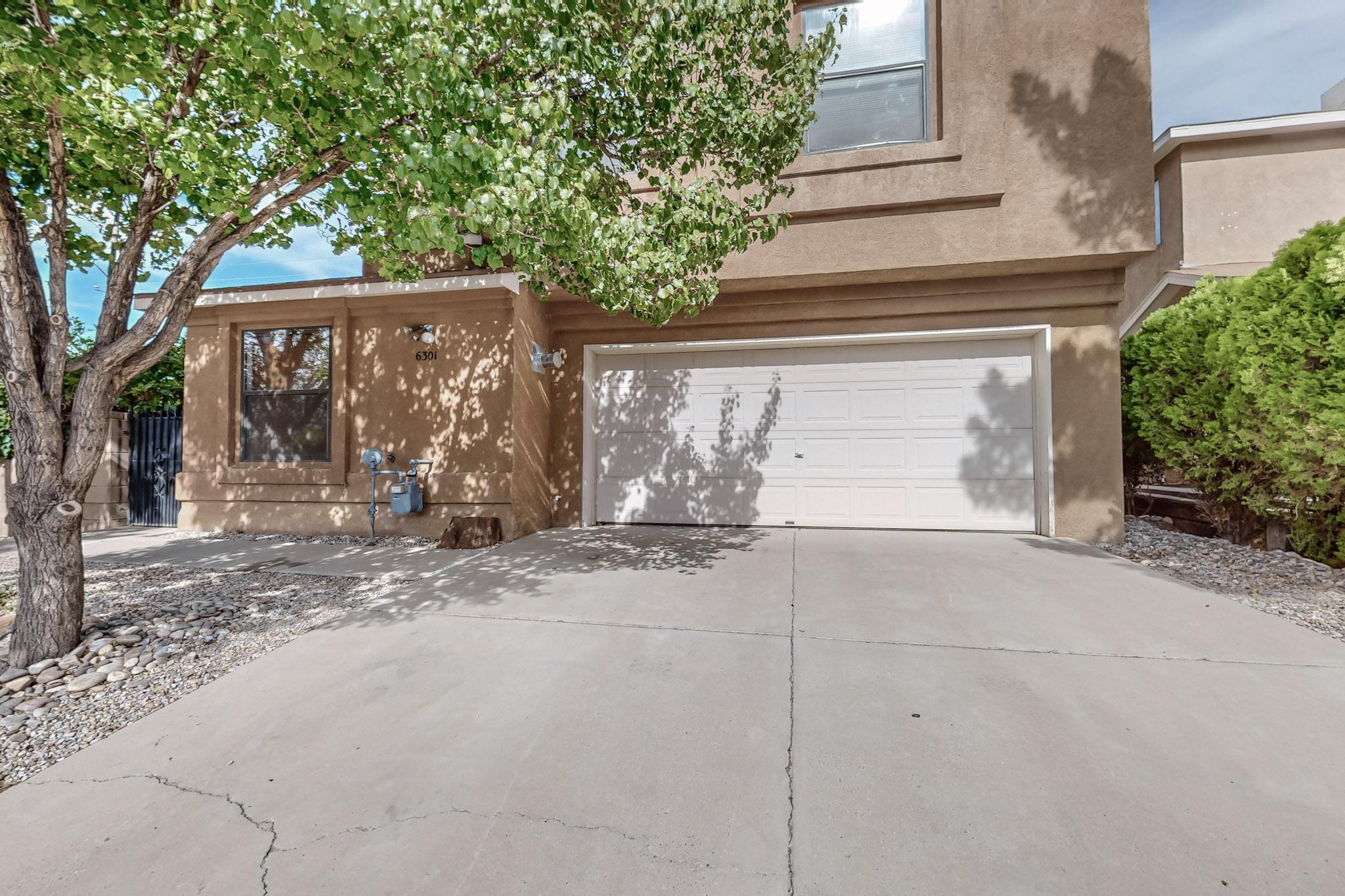 6301 LA HABRA Lane NE