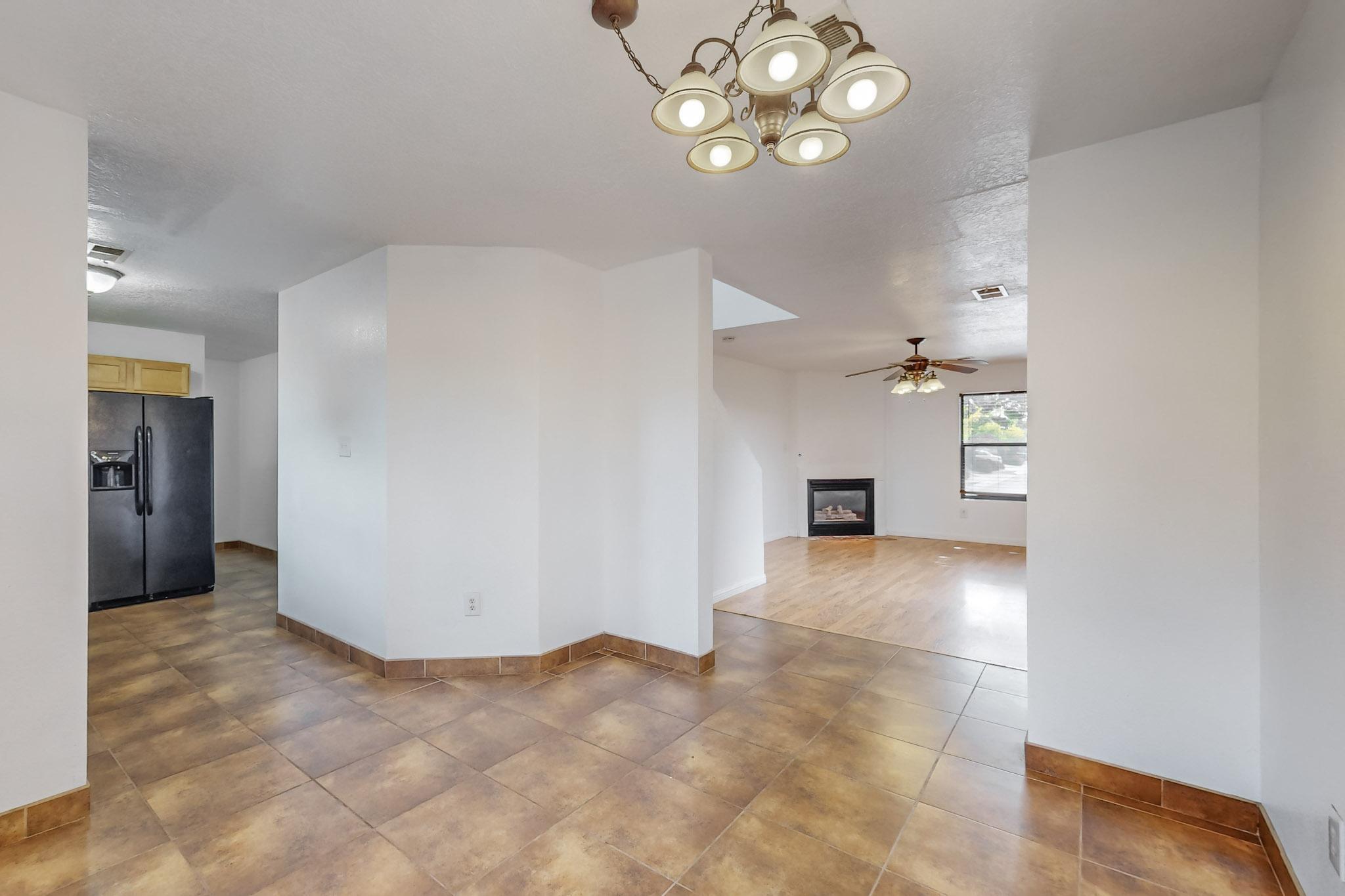 6301 LA HABRA Lane NE