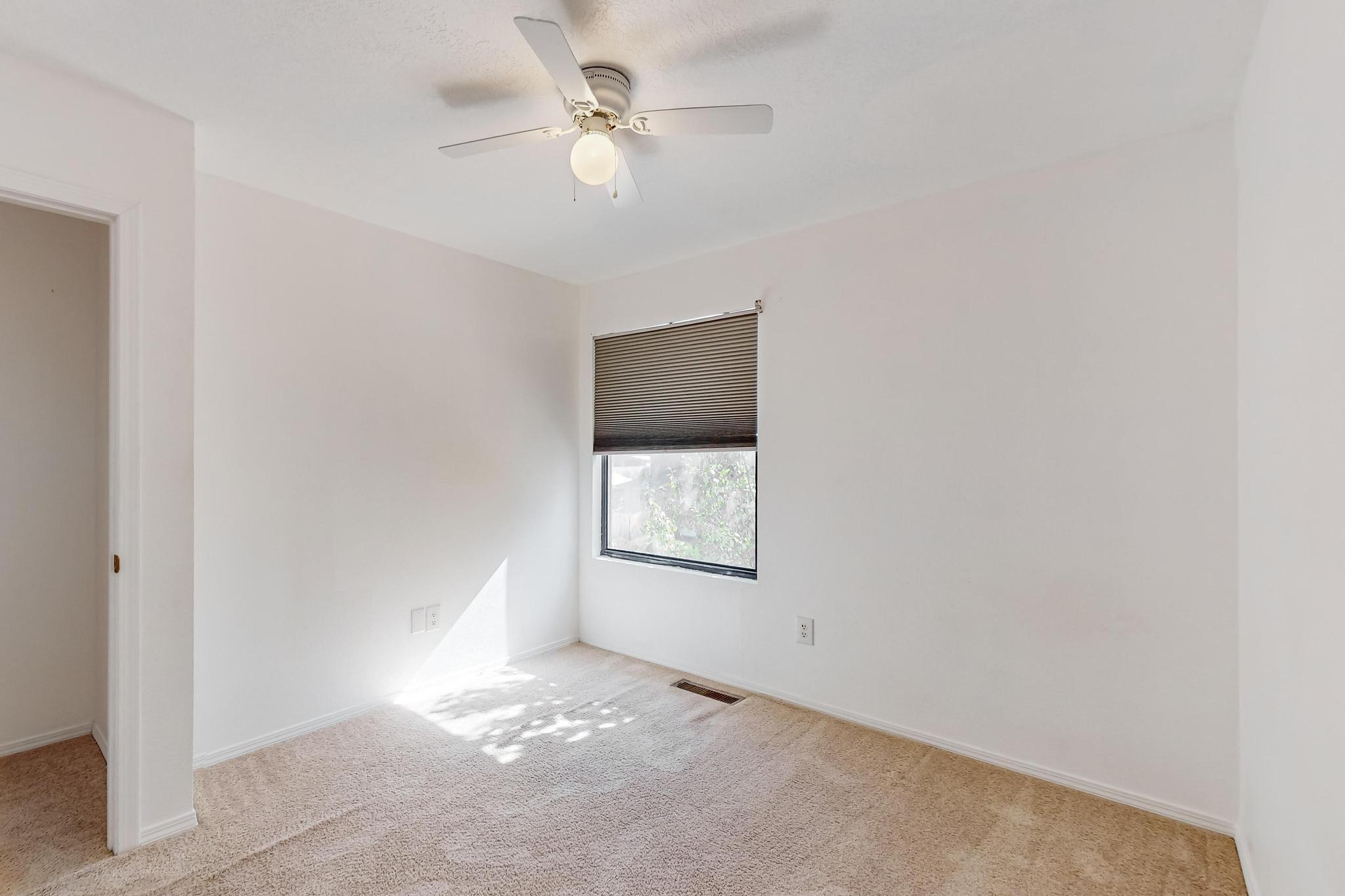 6301 LA HABRA Lane NE