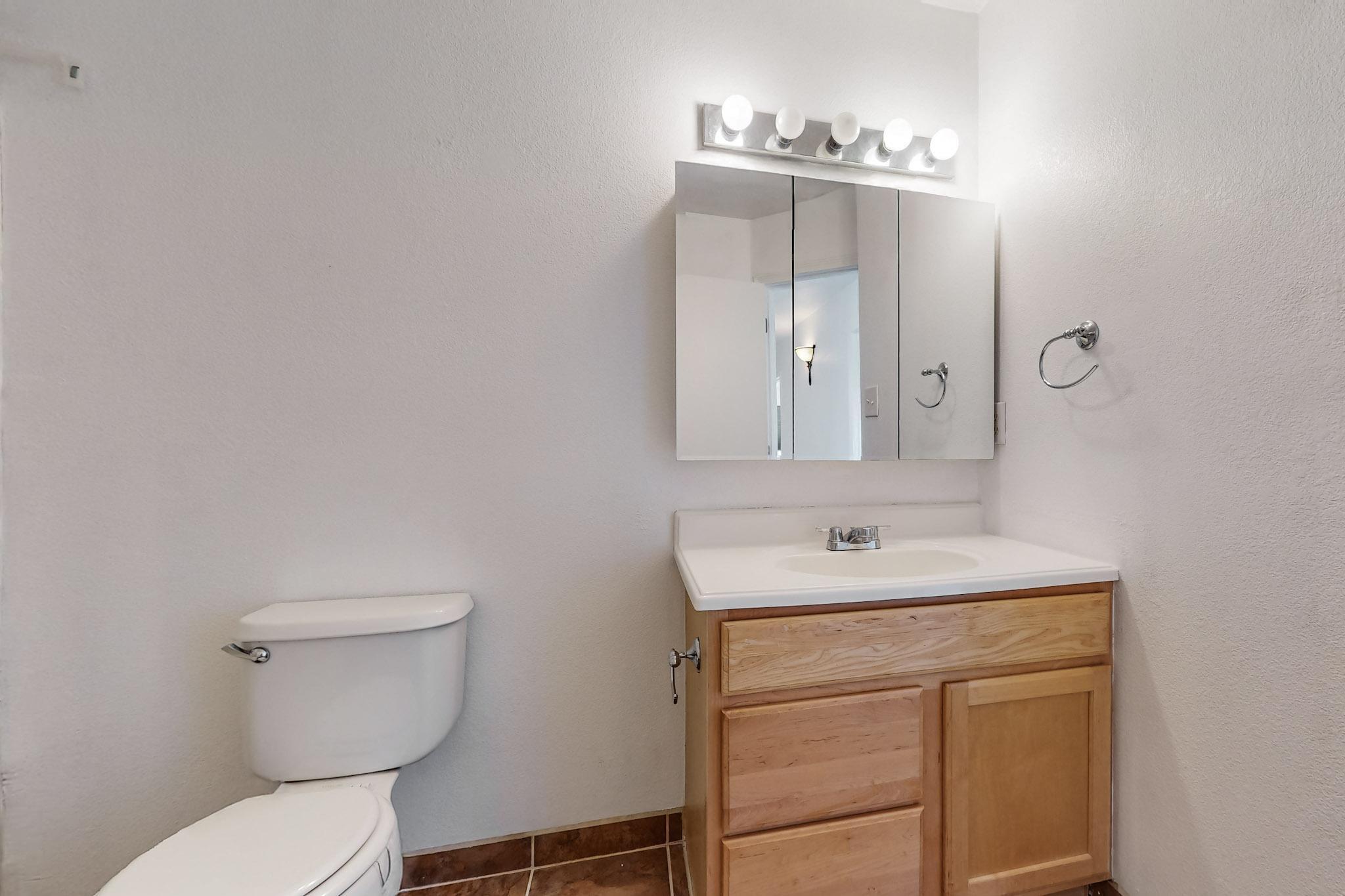 6301 LA HABRA Lane NE