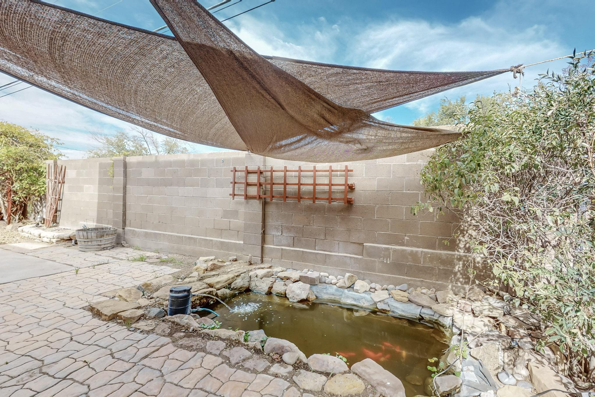 6301 LA HABRA Lane NE