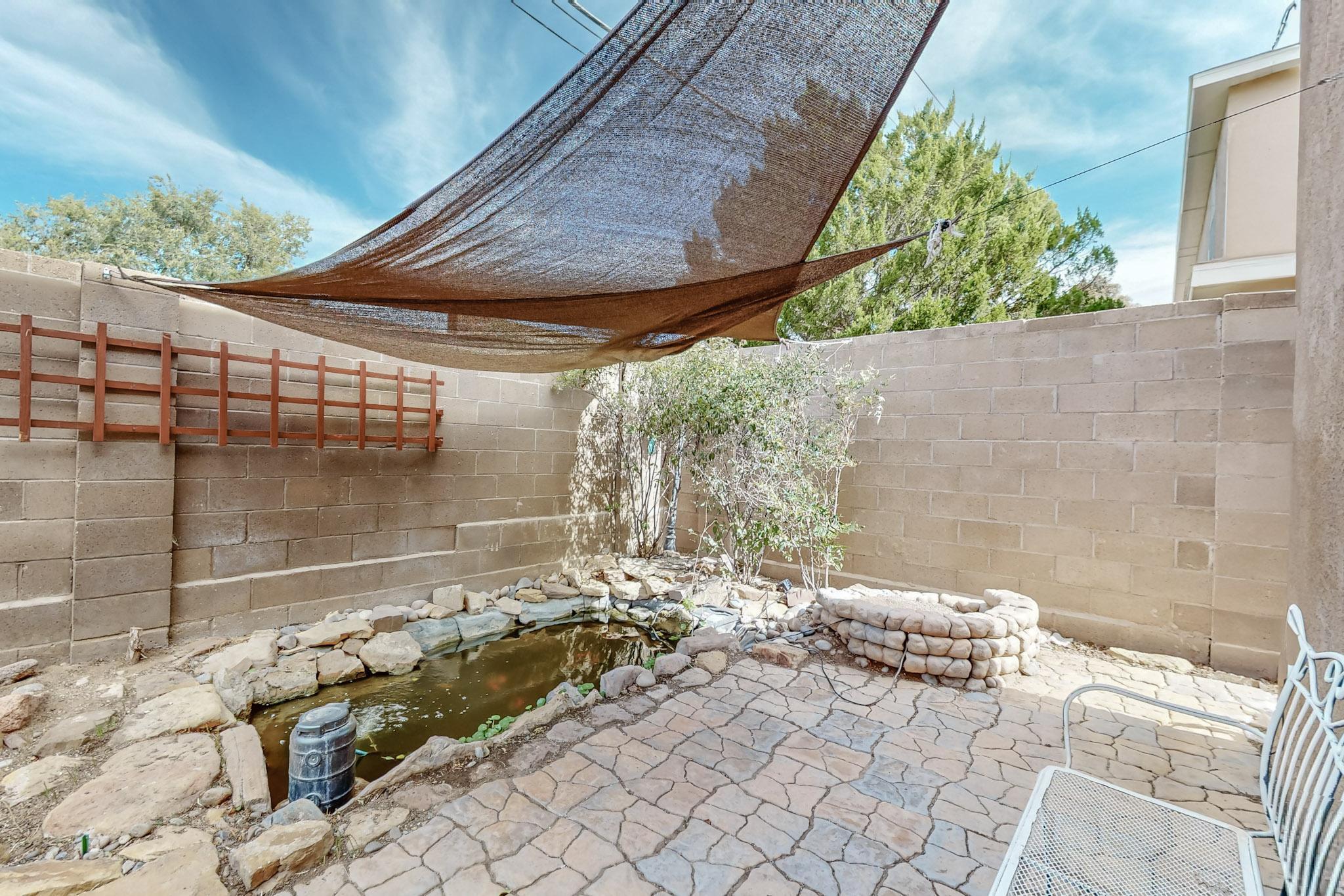 6301 LA HABRA Lane NE