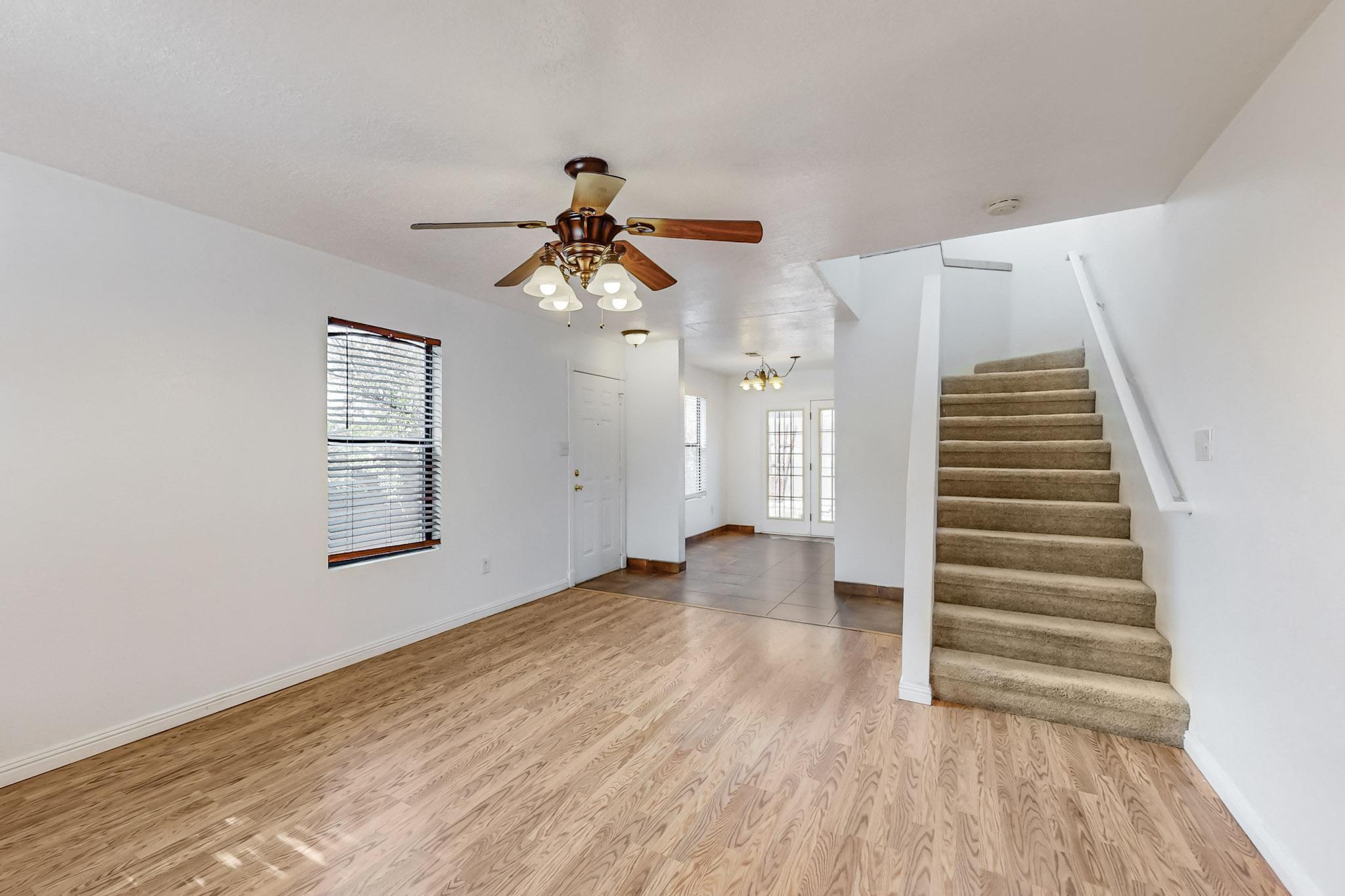 6301 LA HABRA Lane NE