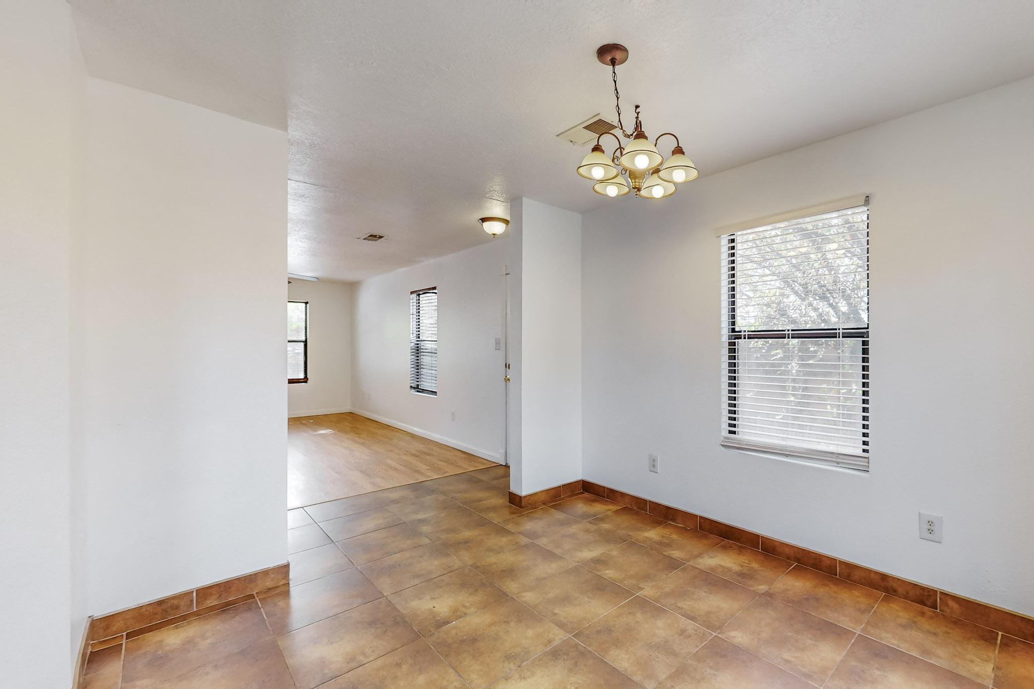 6301 LA HABRA Lane NE