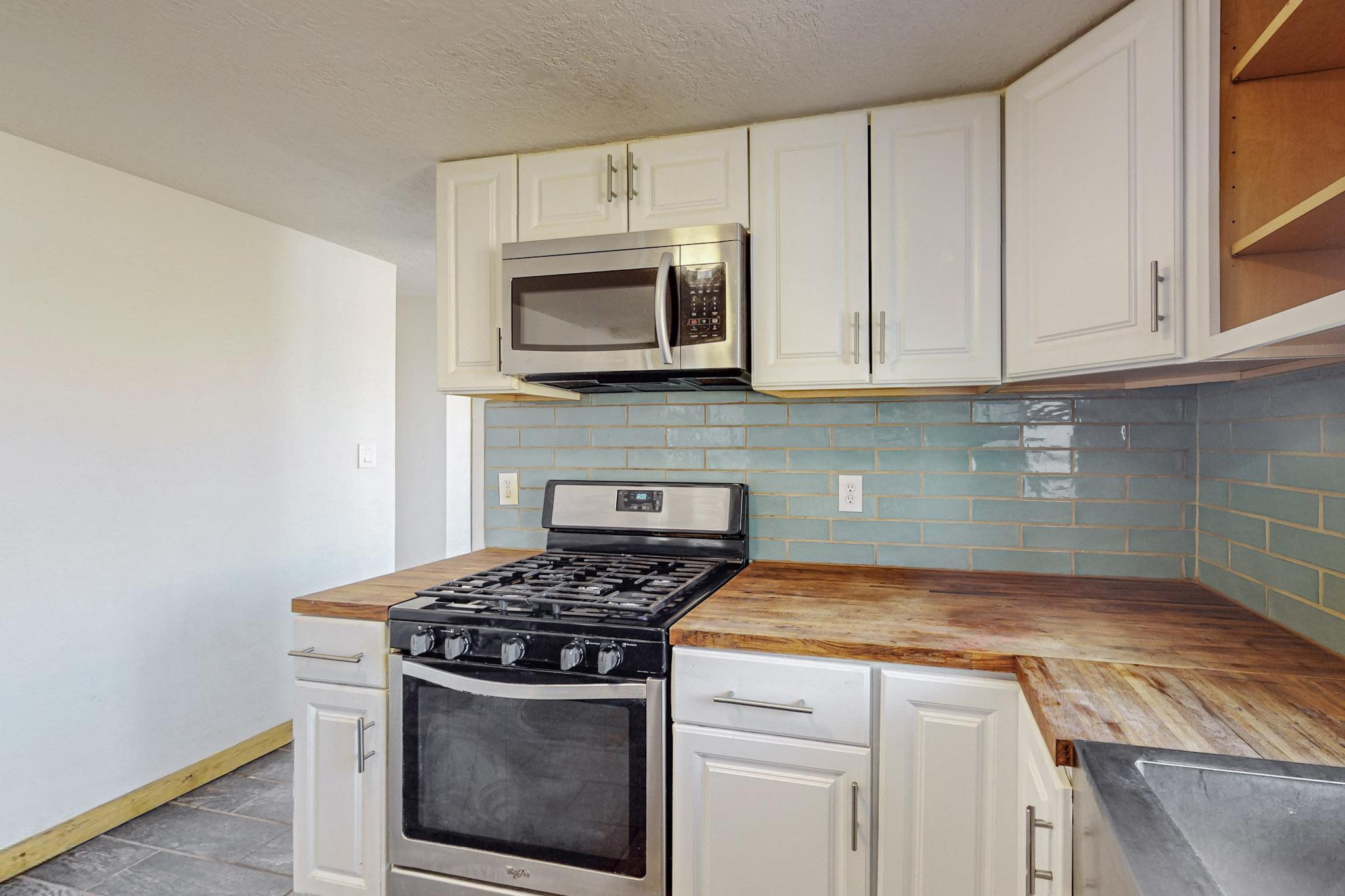 1941 EDITH Boulevard SE