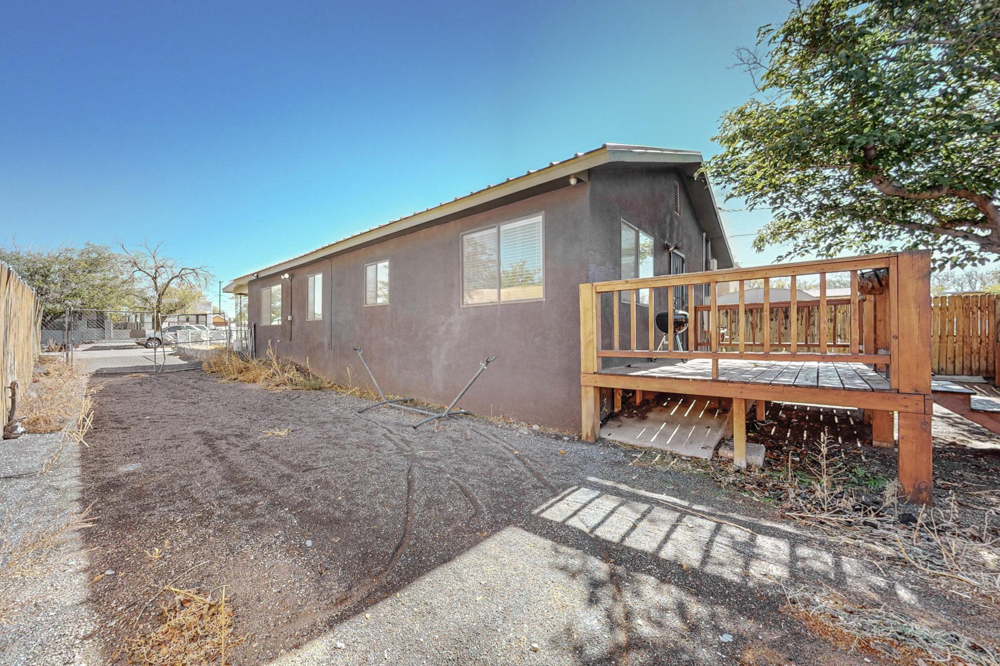 1941 EDITH Boulevard SE