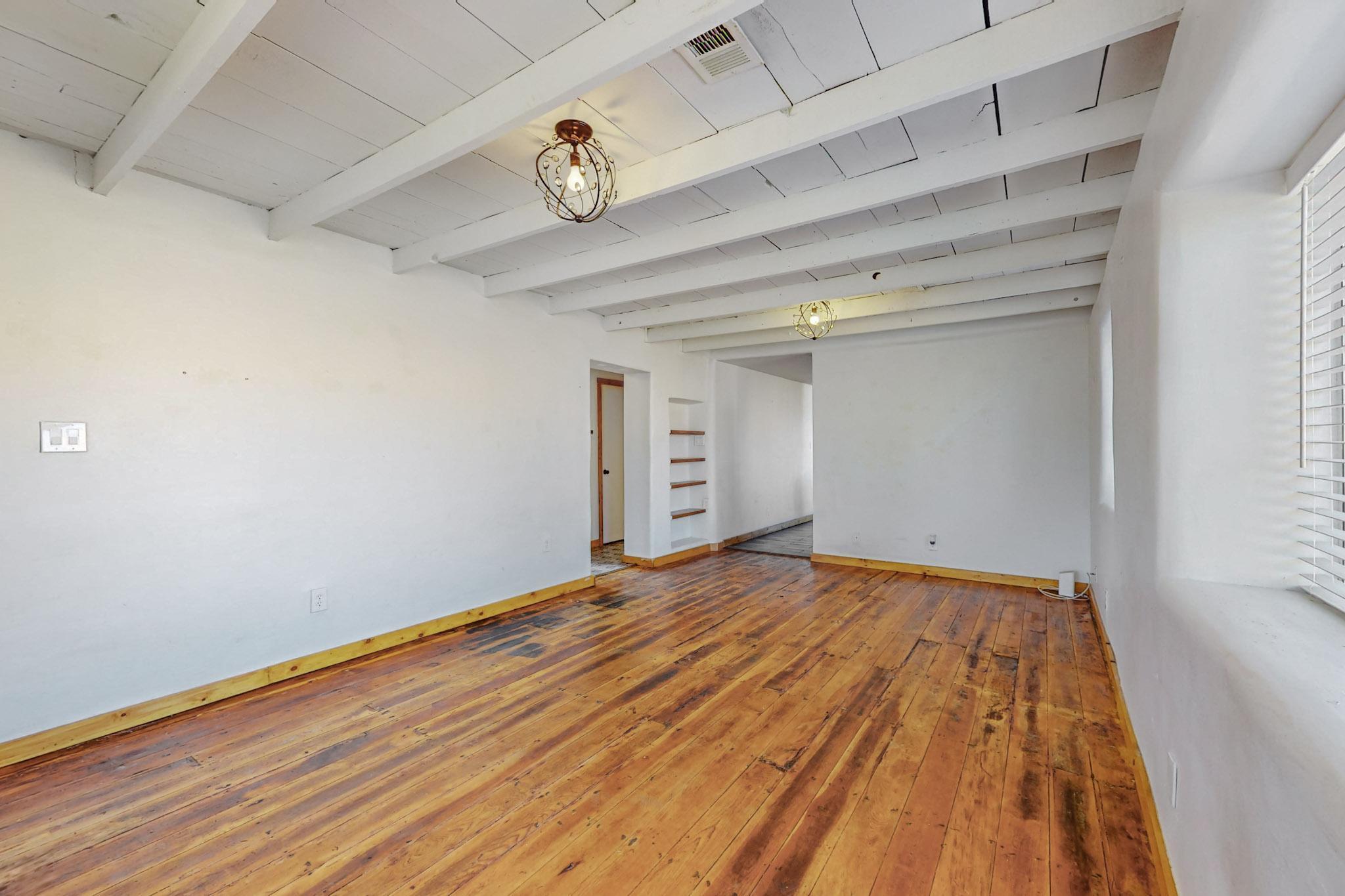 1941 EDITH Boulevard SE