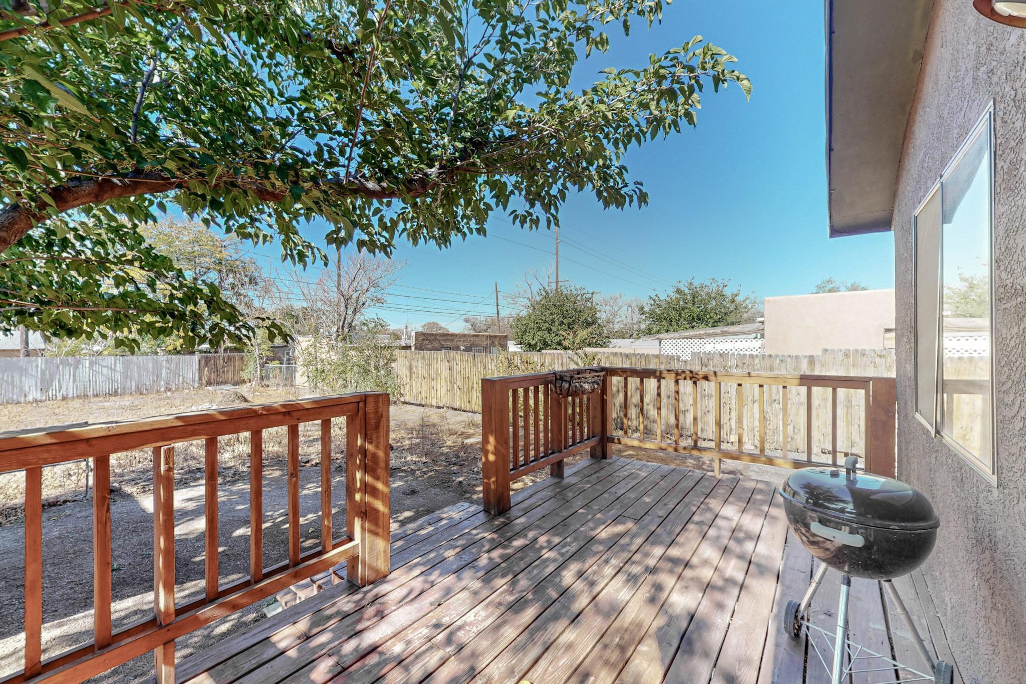 1941 EDITH Boulevard SE