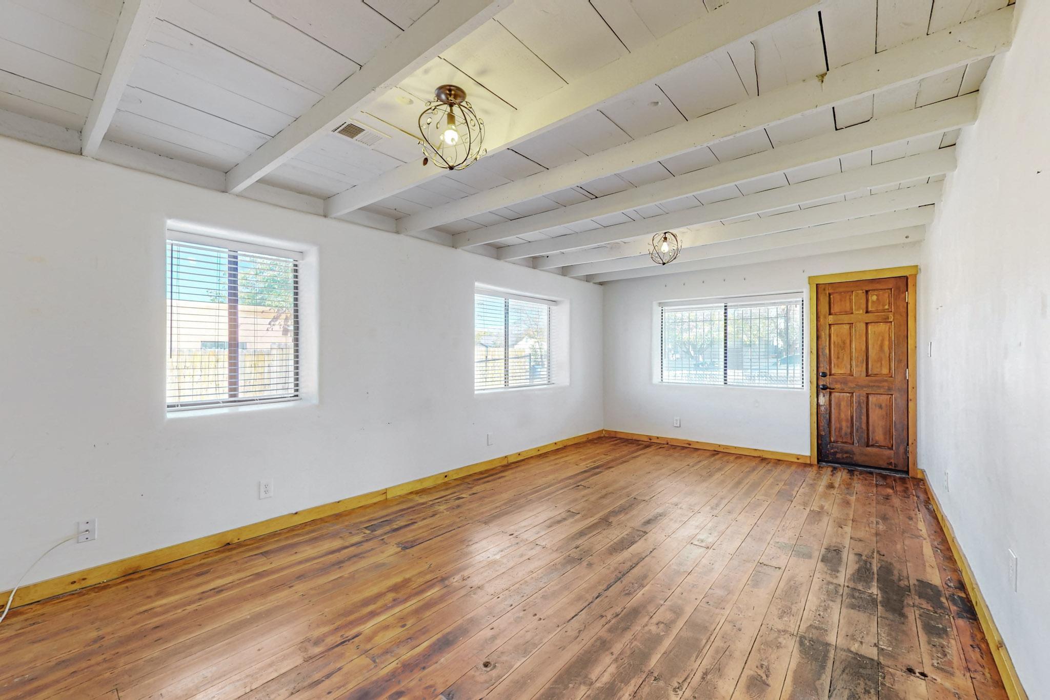 1941 EDITH Boulevard SE