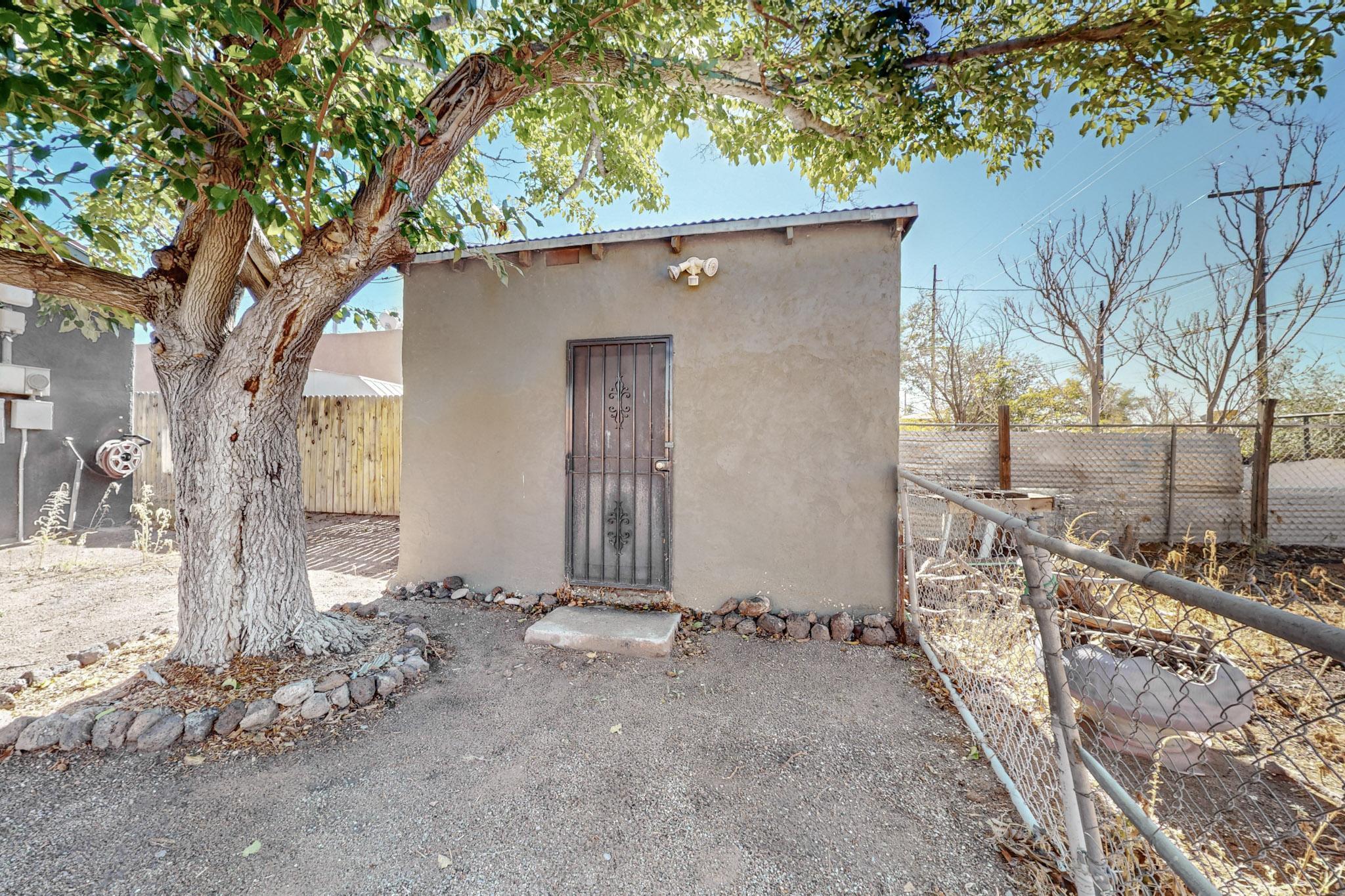 1941 EDITH Boulevard SE