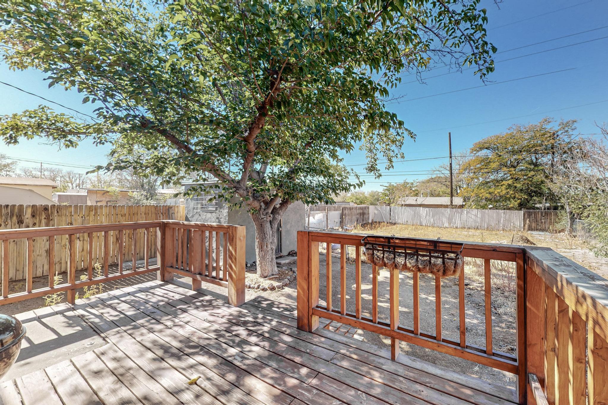 1941 EDITH Boulevard SE