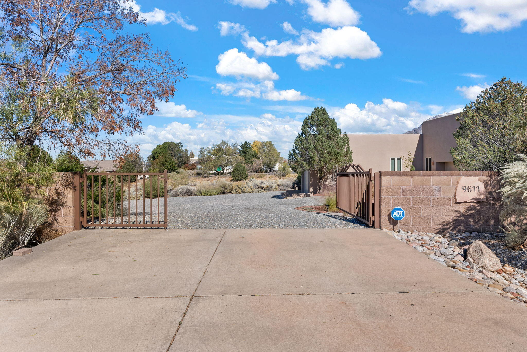 9611 ELENA Drive NE