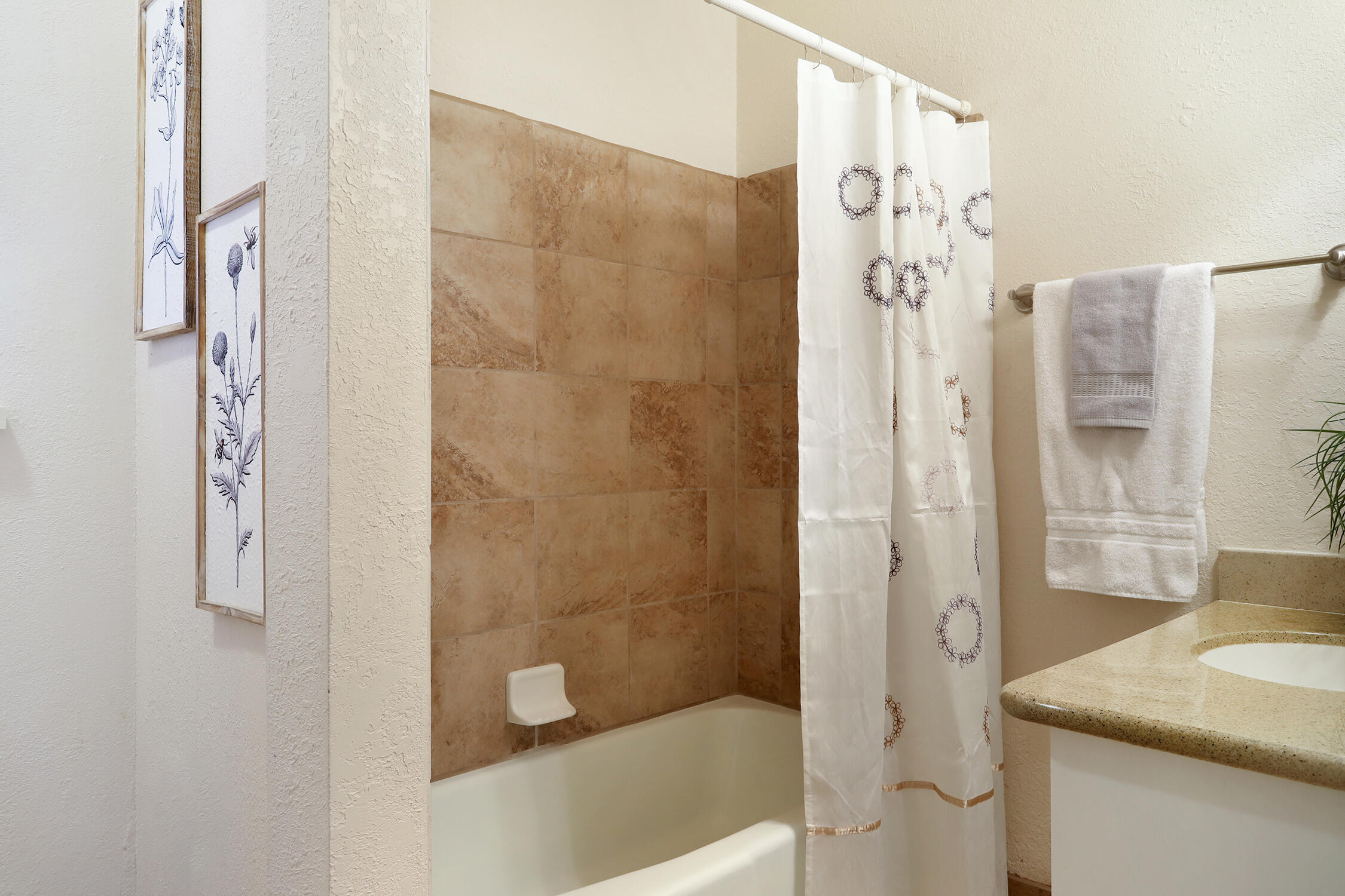 1021 WAGON TRAIN Drive SE