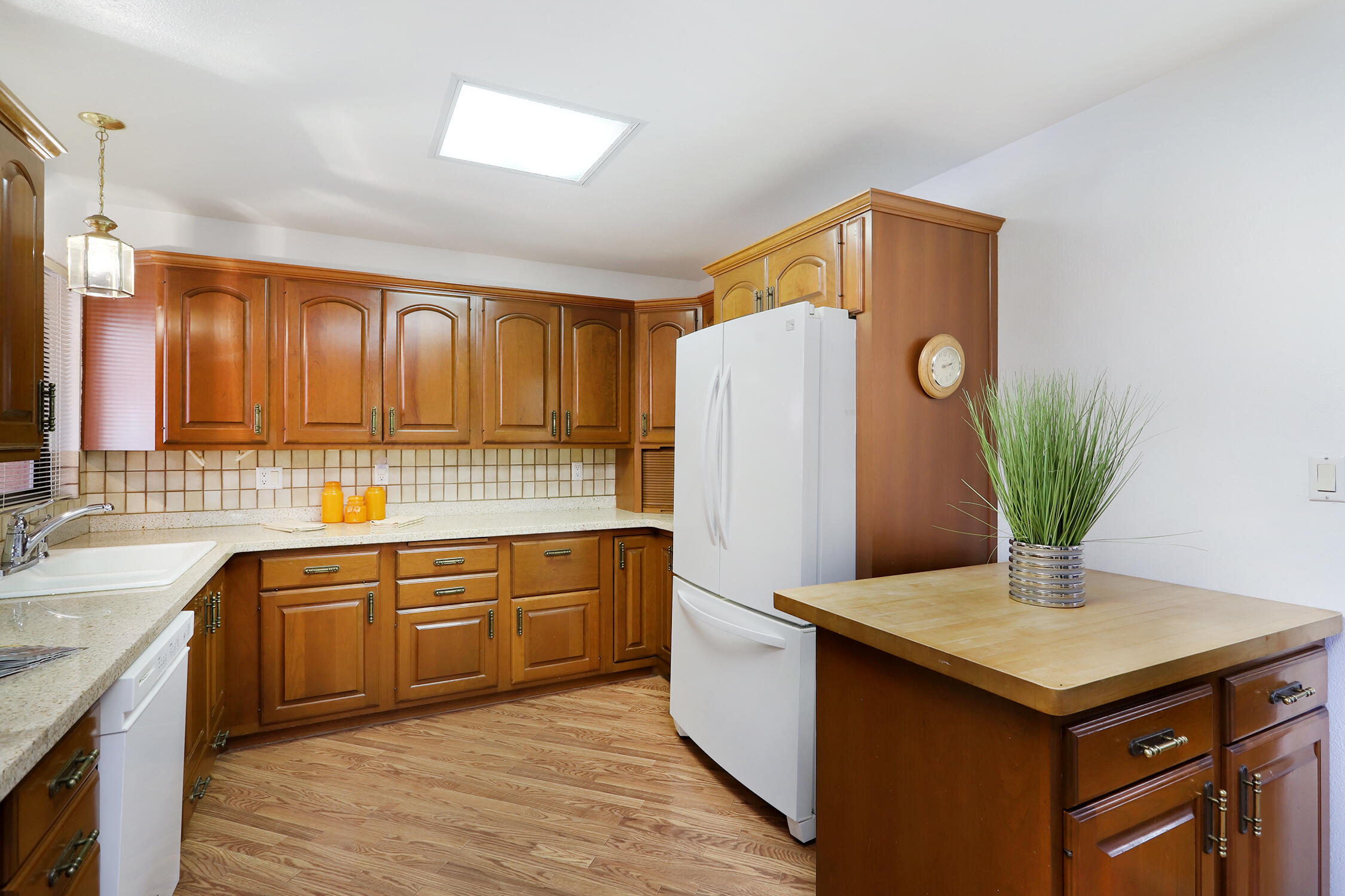 1021 WAGON TRAIN Drive SE