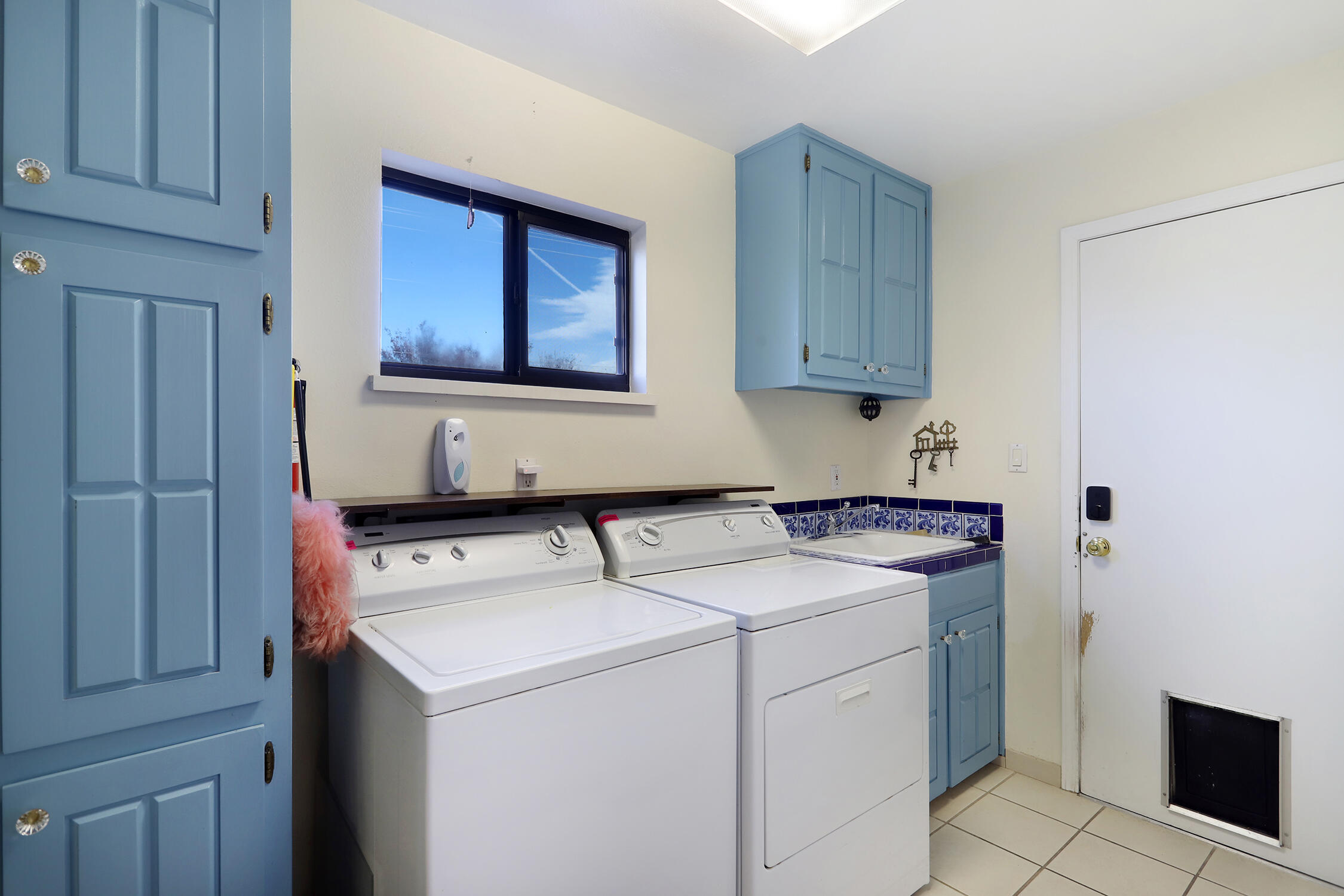 1021 WAGON TRAIN Drive SE