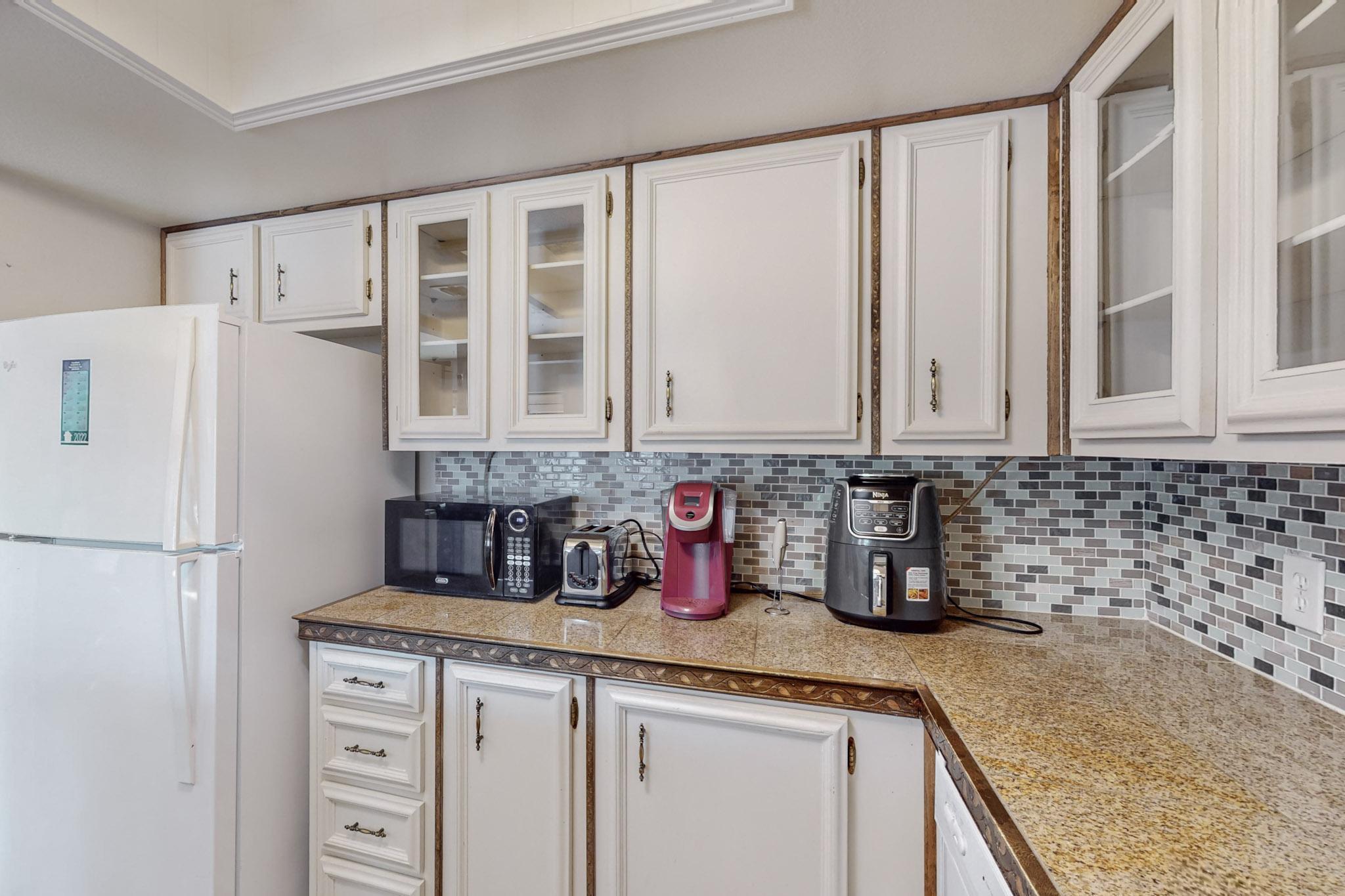 911 COUNTRY CLUB Drive SE D