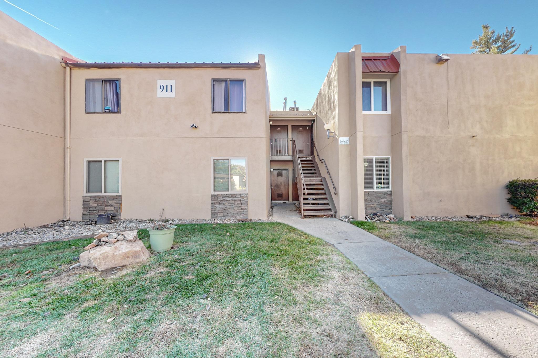 911 COUNTRY CLUB Drive SE D