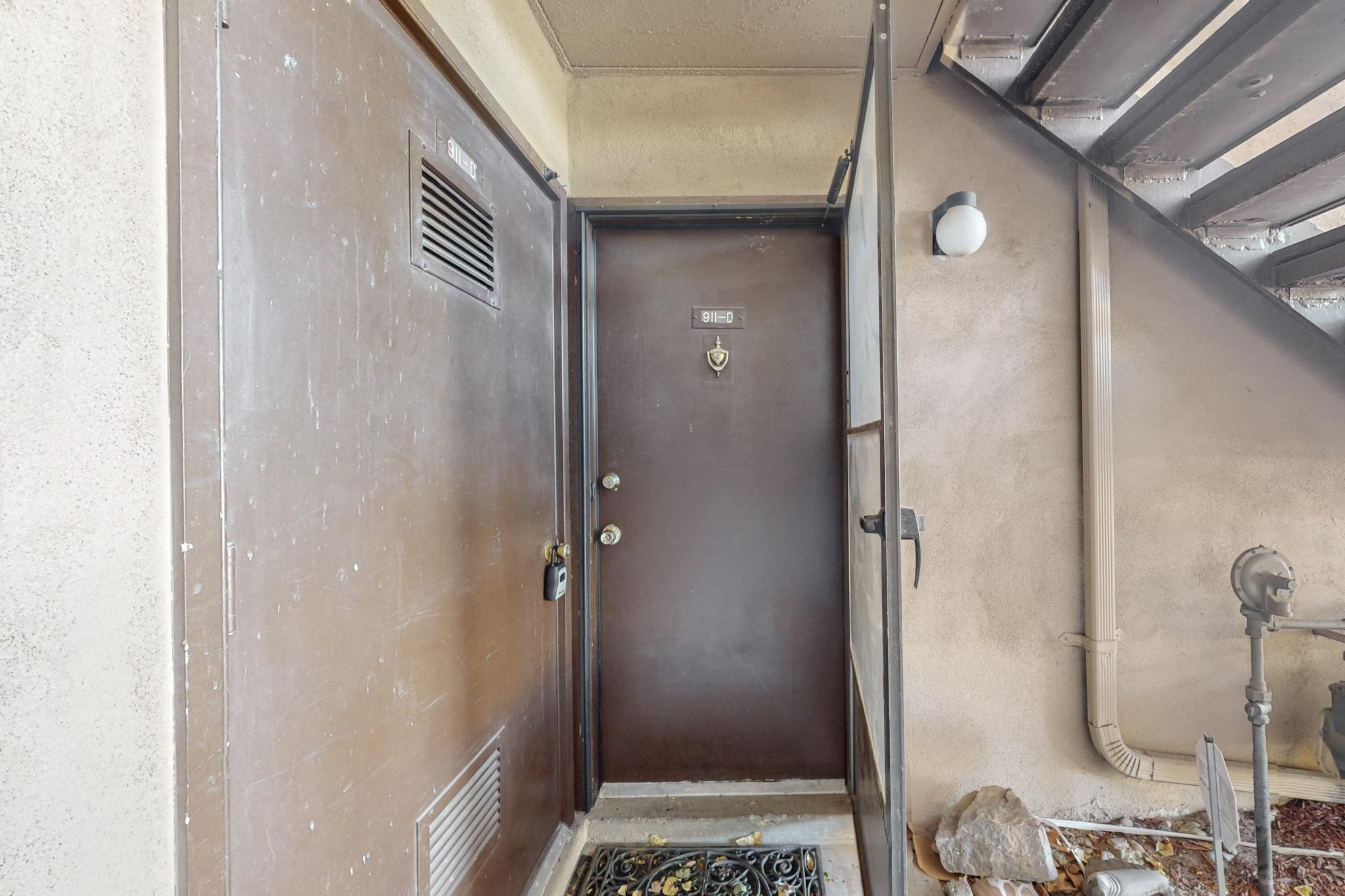 911 COUNTRY CLUB Drive SE D