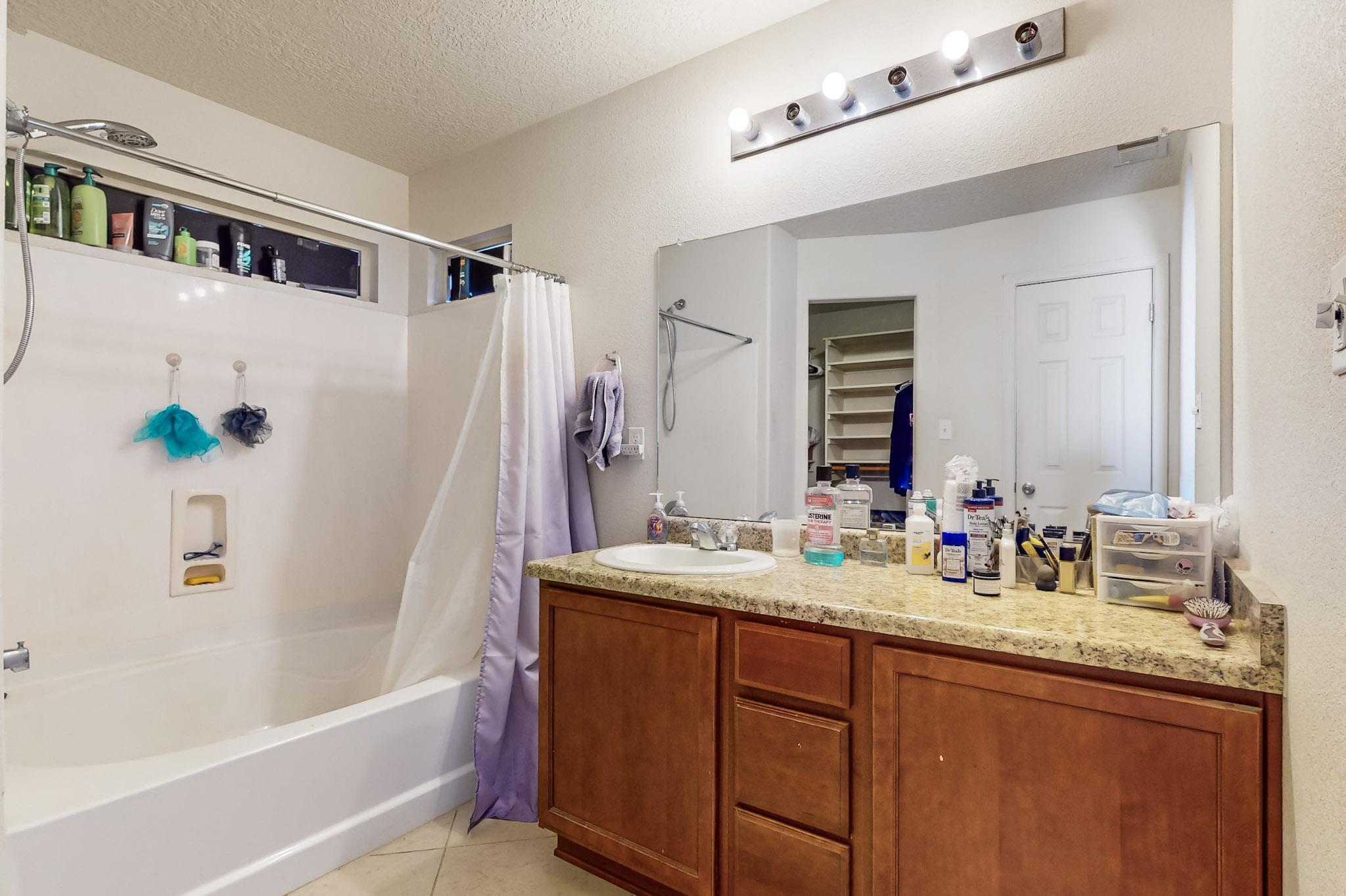 1304 DESERT PAINTBRUSH Loop