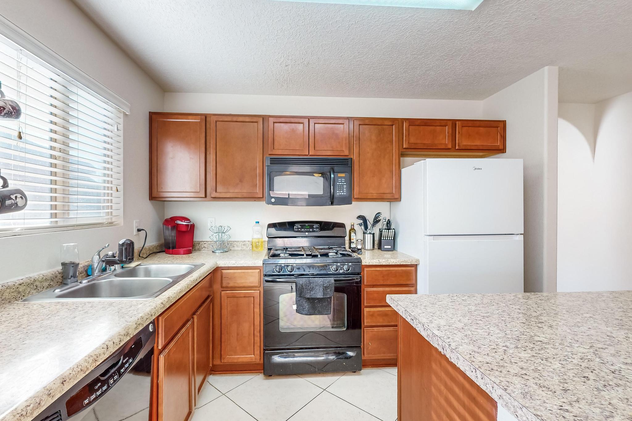 1304 DESERT PAINTBRUSH Loop