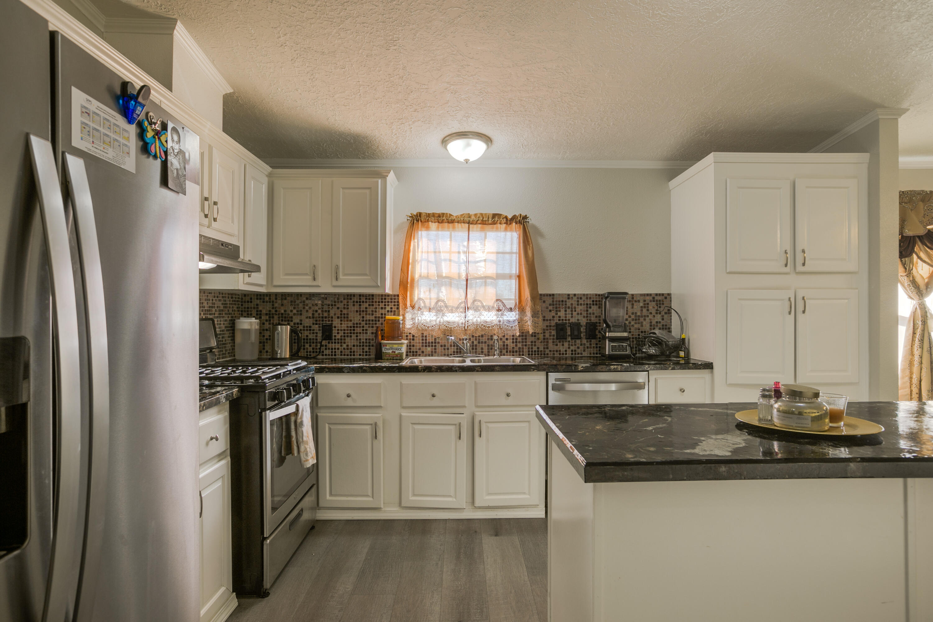 1606 E CALLE CELESTINO