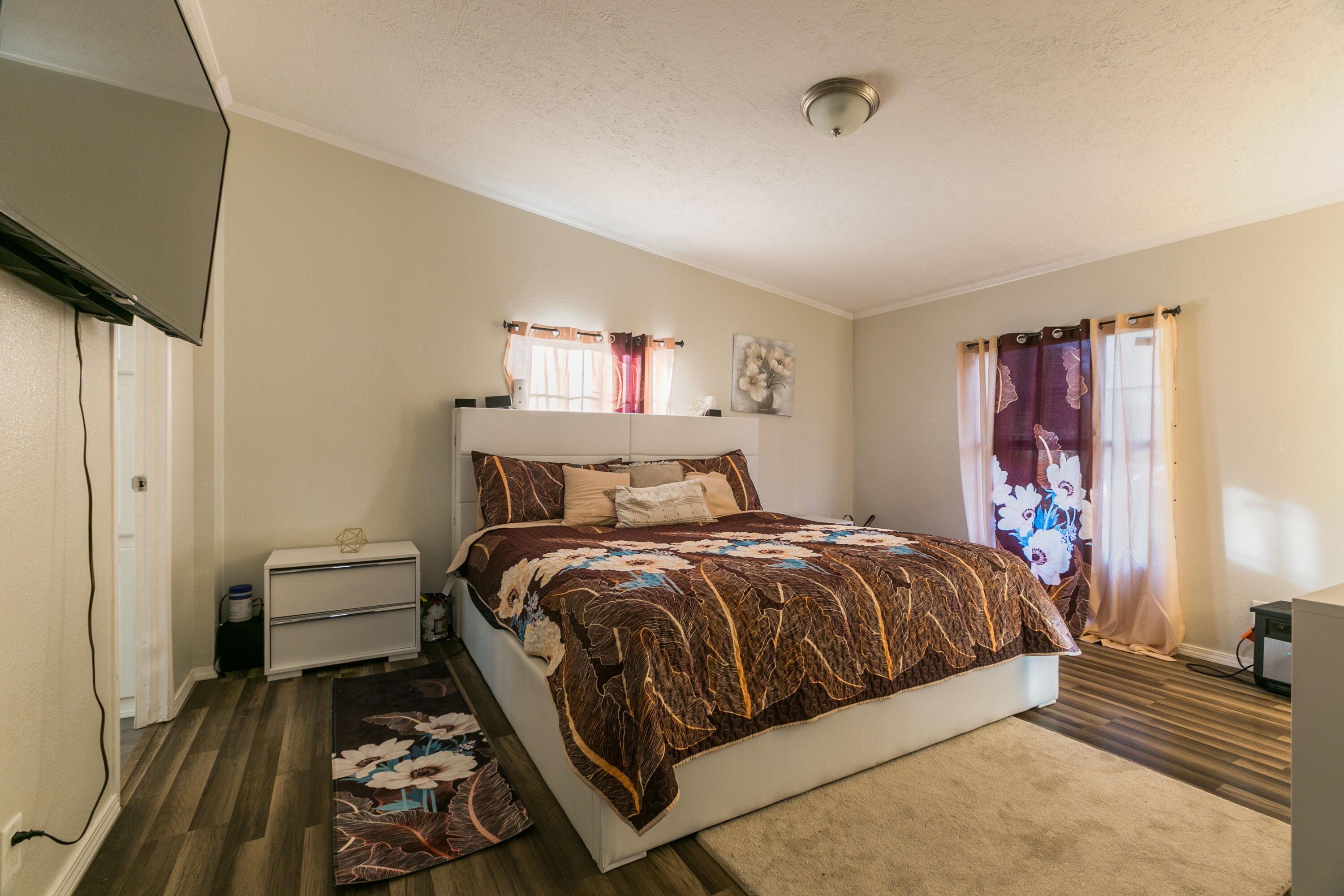 1606 E CALLE CELESTINO