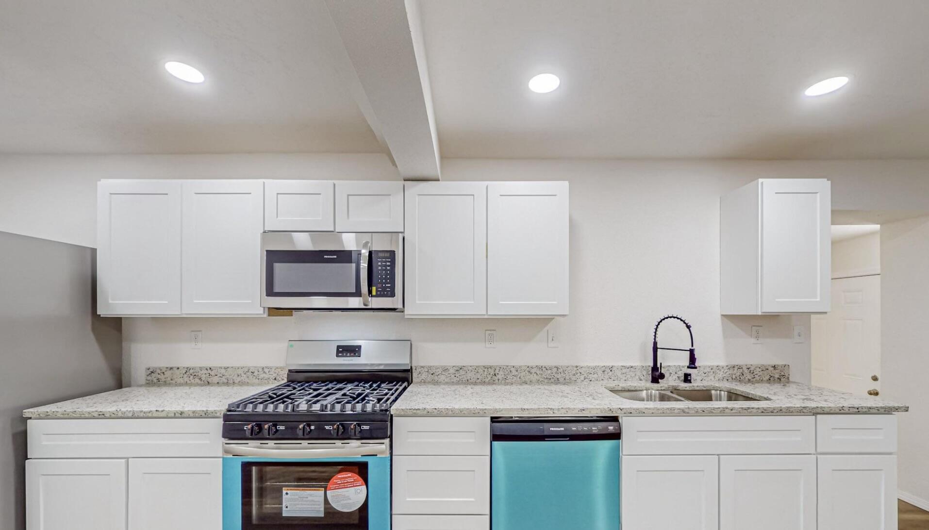 431 ALCAZAR Street NE