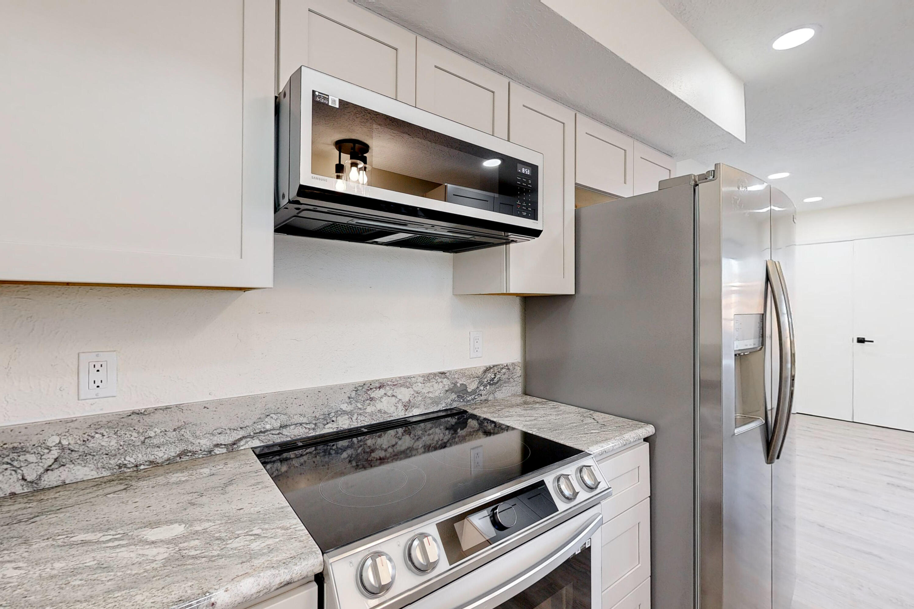 6020 PASTORCITO Drive NW