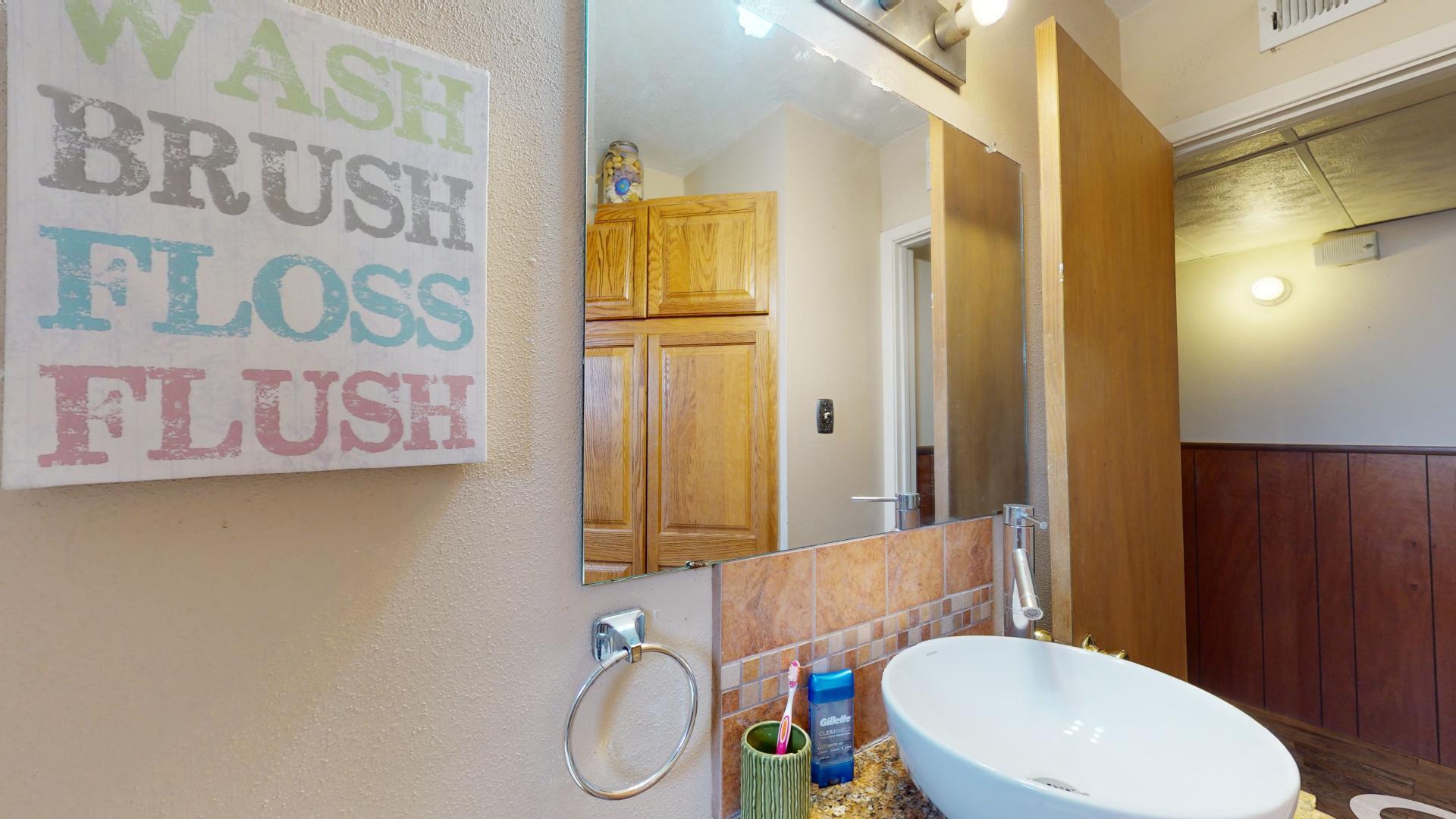 1820 LESTER Drive NE