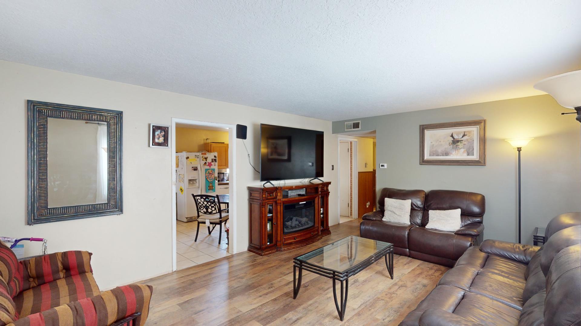 1820 LESTER Drive NE