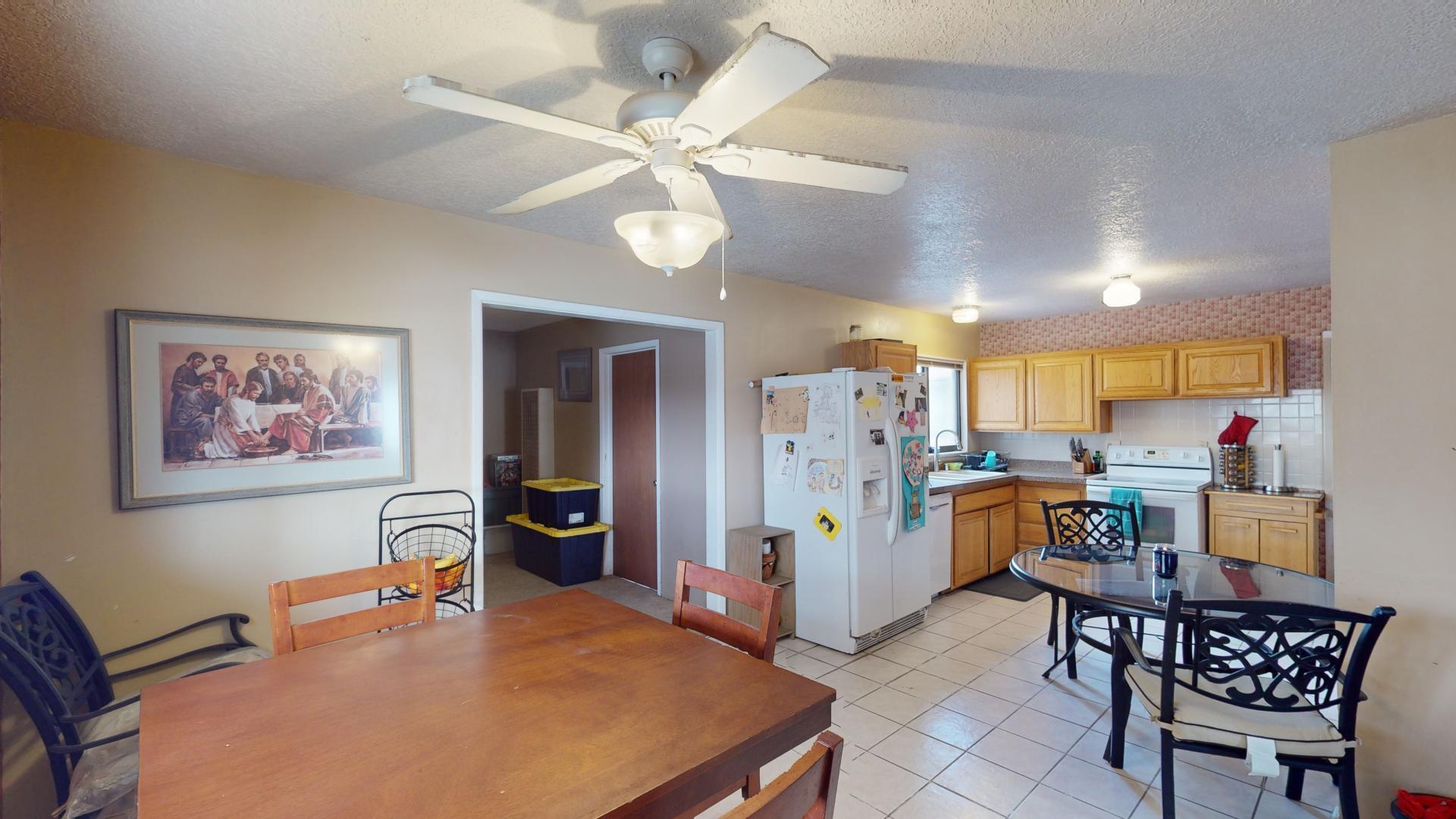 1820 LESTER Drive NE