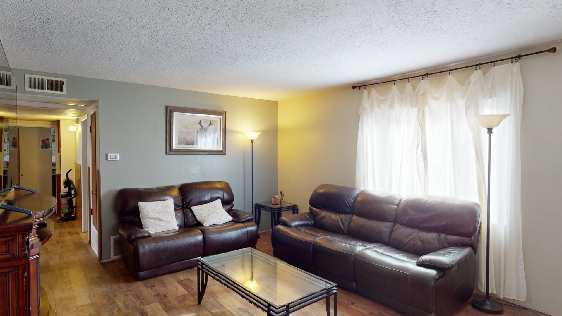 1820 LESTER Drive NE