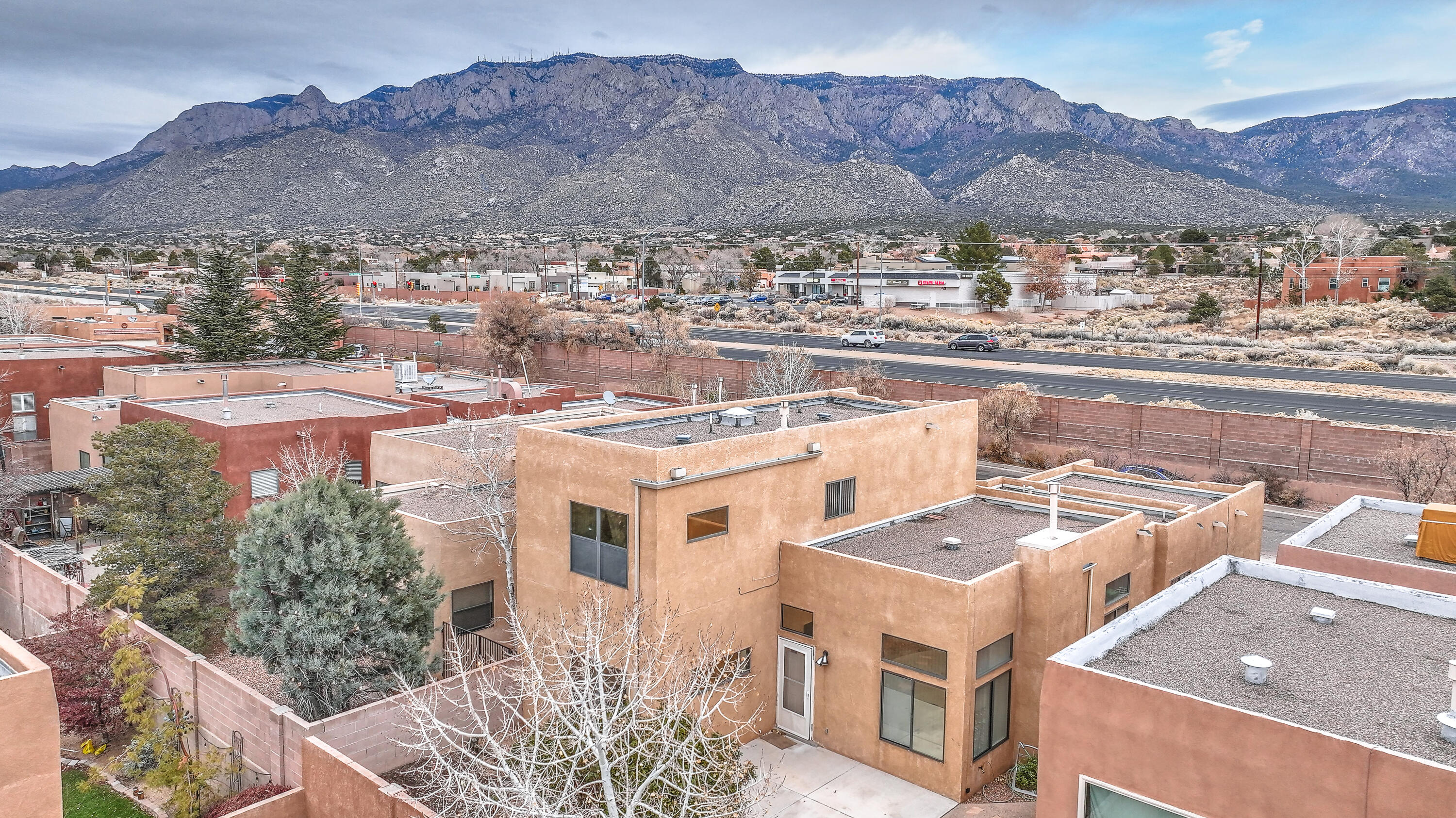 2106 NAVAJO WILLOW Drive NE