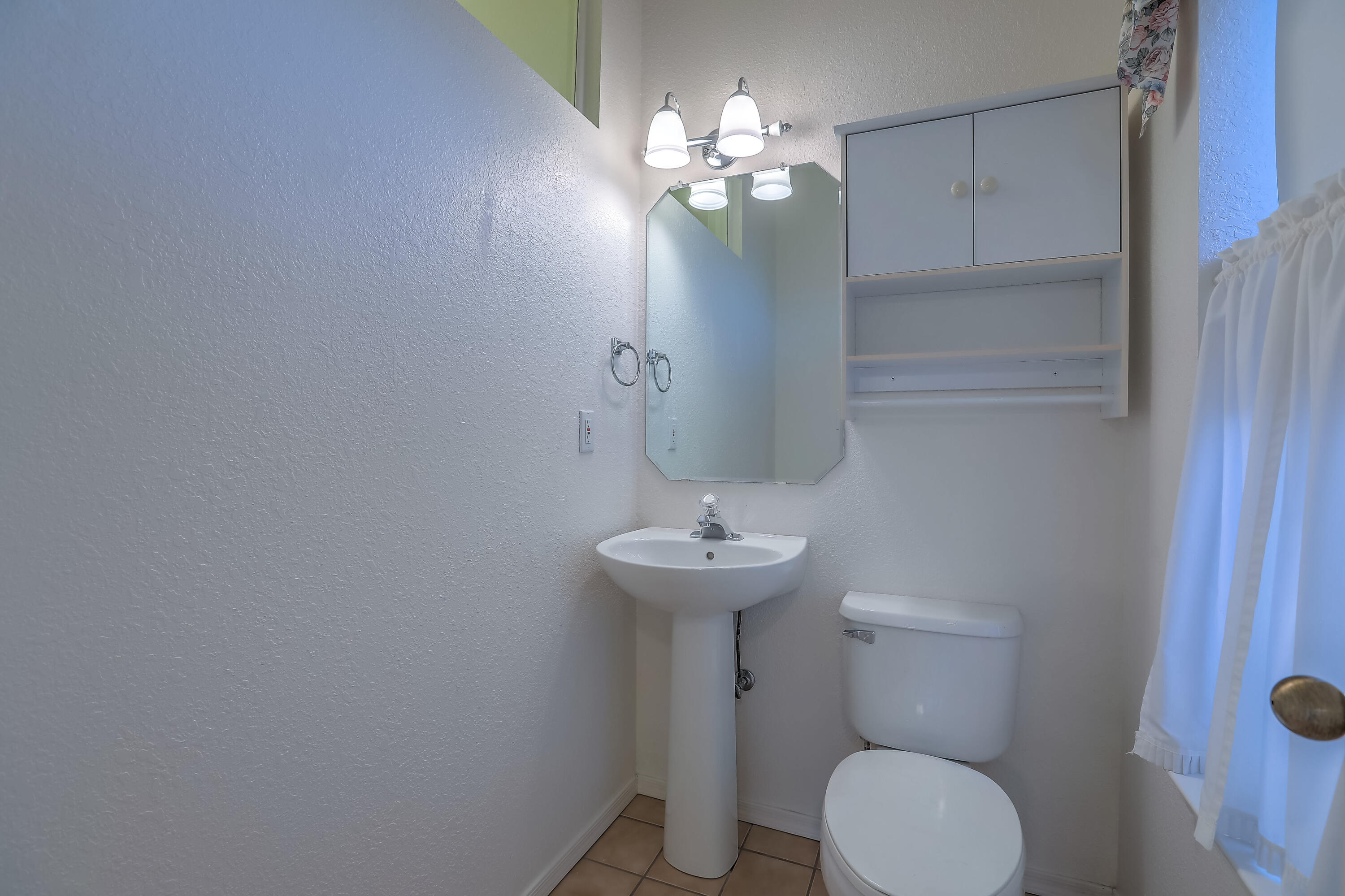 2106 NAVAJO WILLOW Drive NE