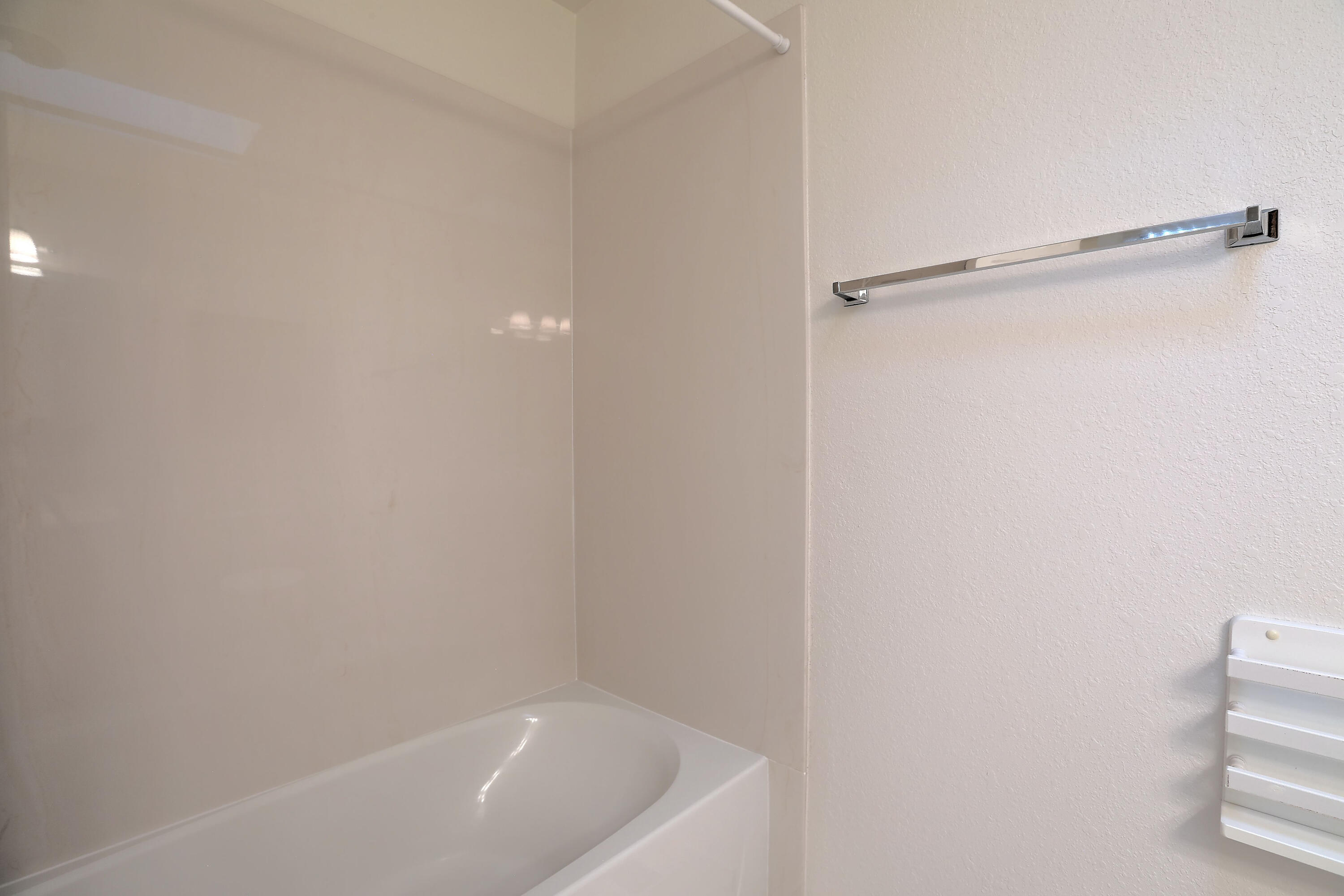 2106 NAVAJO WILLOW Drive NE