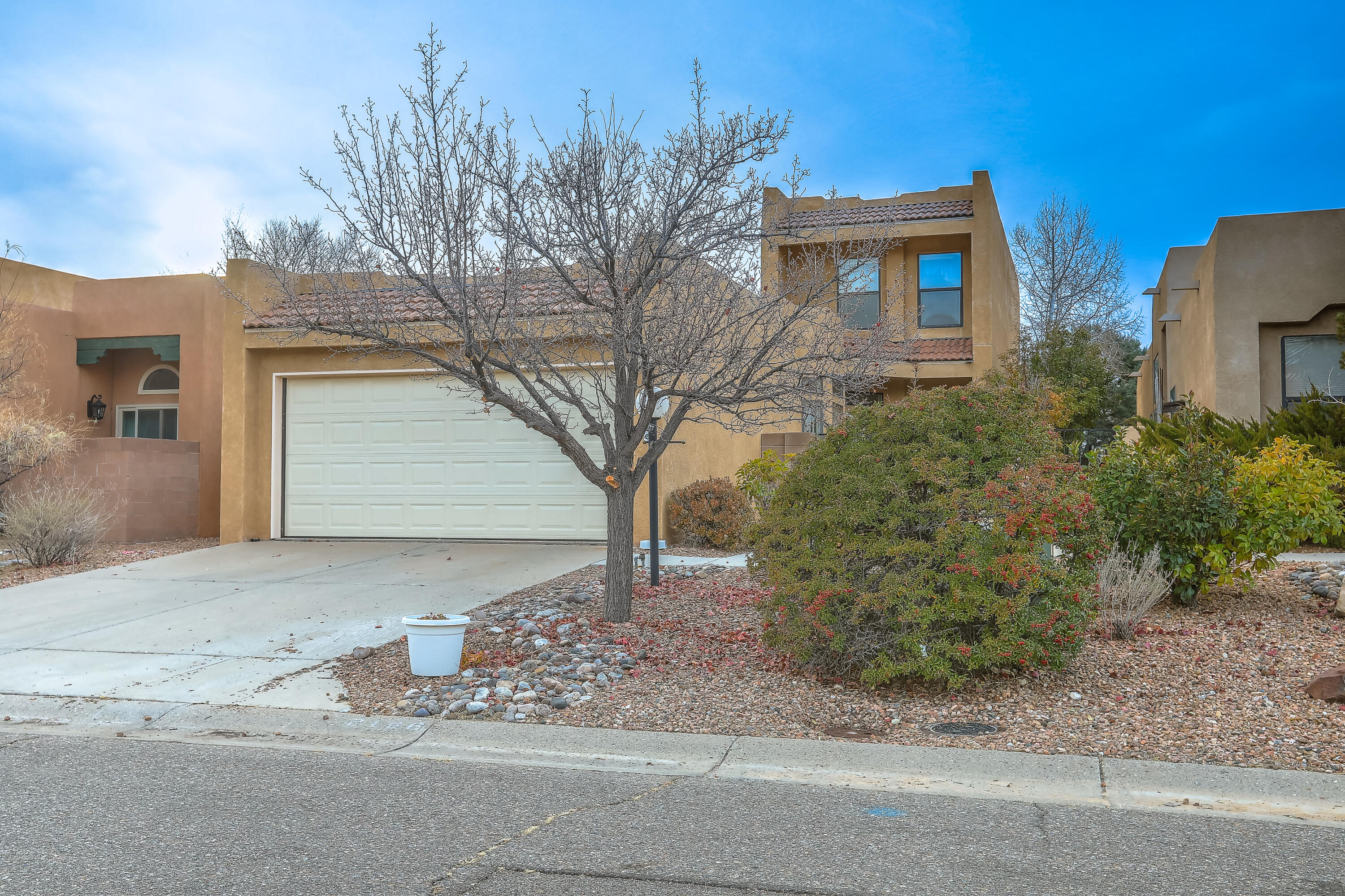 2106 NAVAJO WILLOW Drive NE