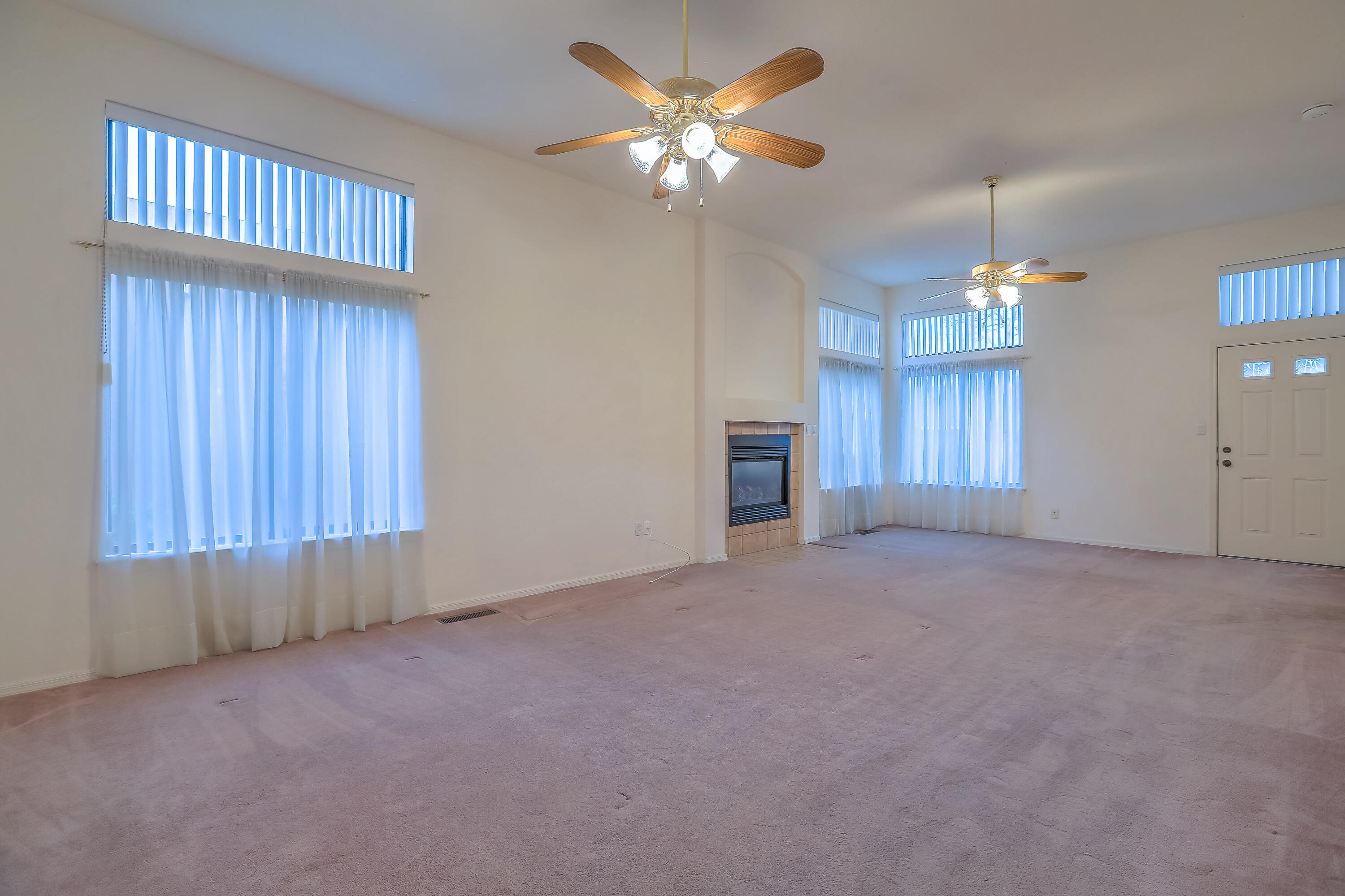 2106 NAVAJO WILLOW Drive NE