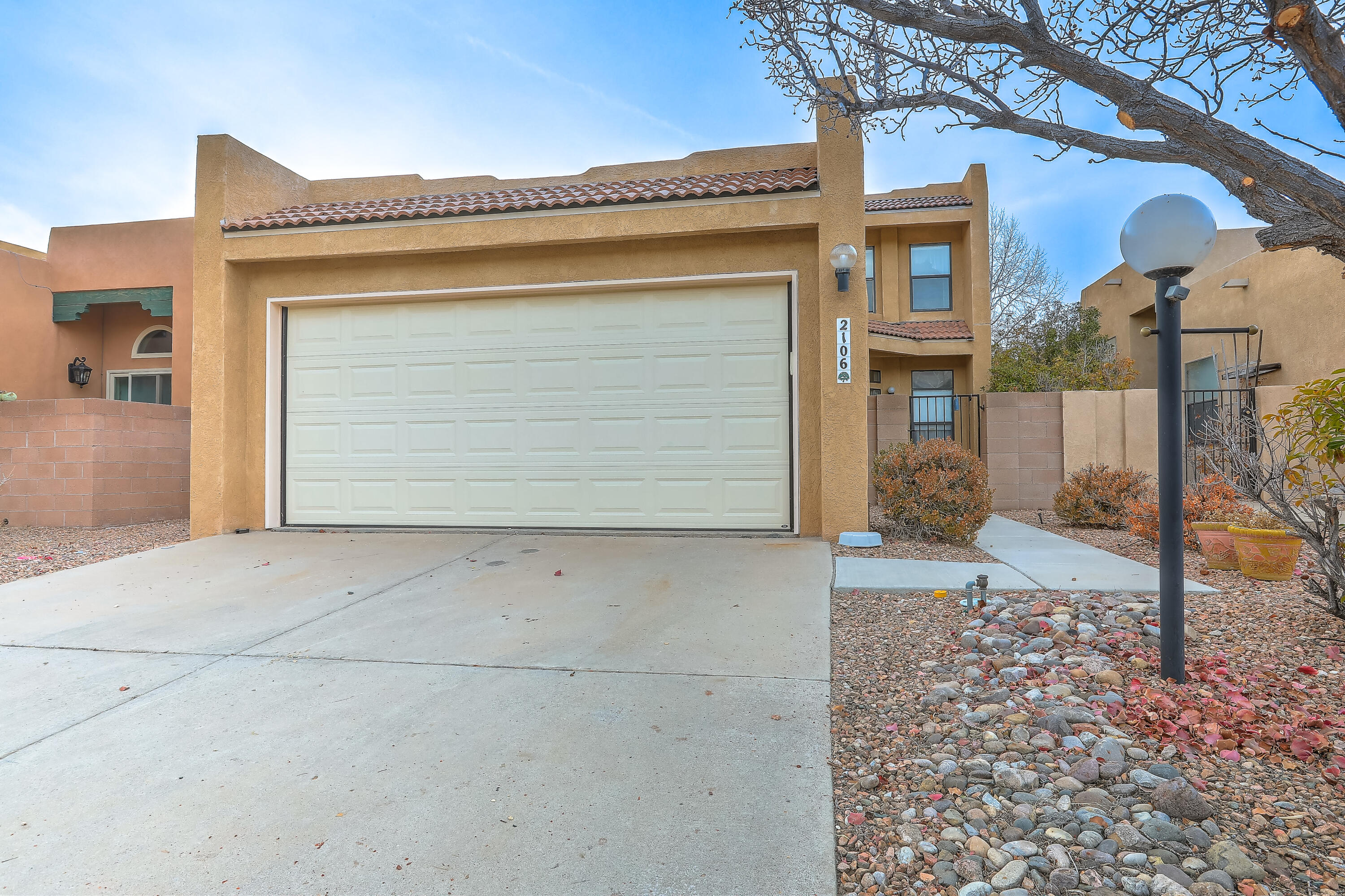 2106 NAVAJO WILLOW Drive NE