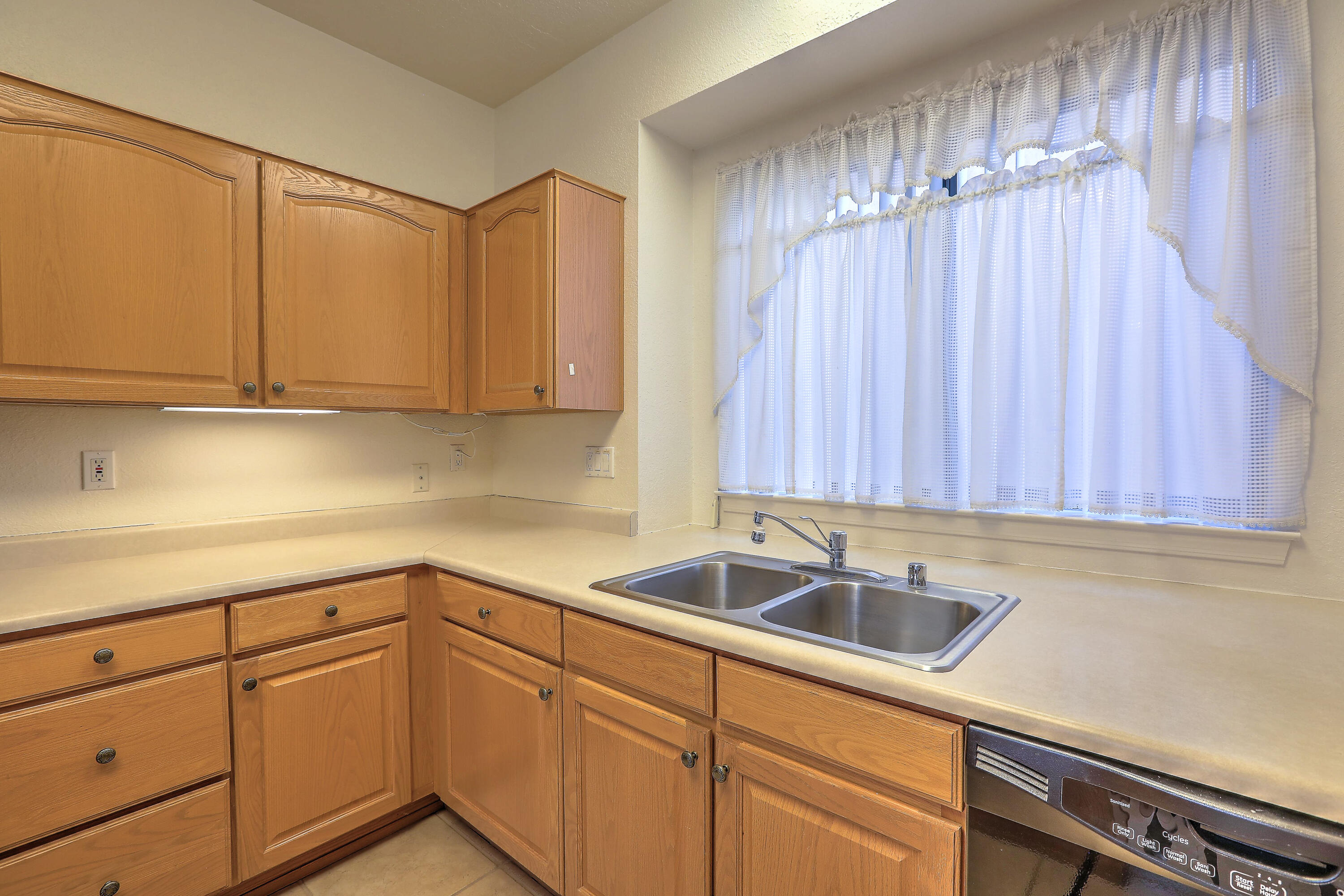 2106 NAVAJO WILLOW Drive NE