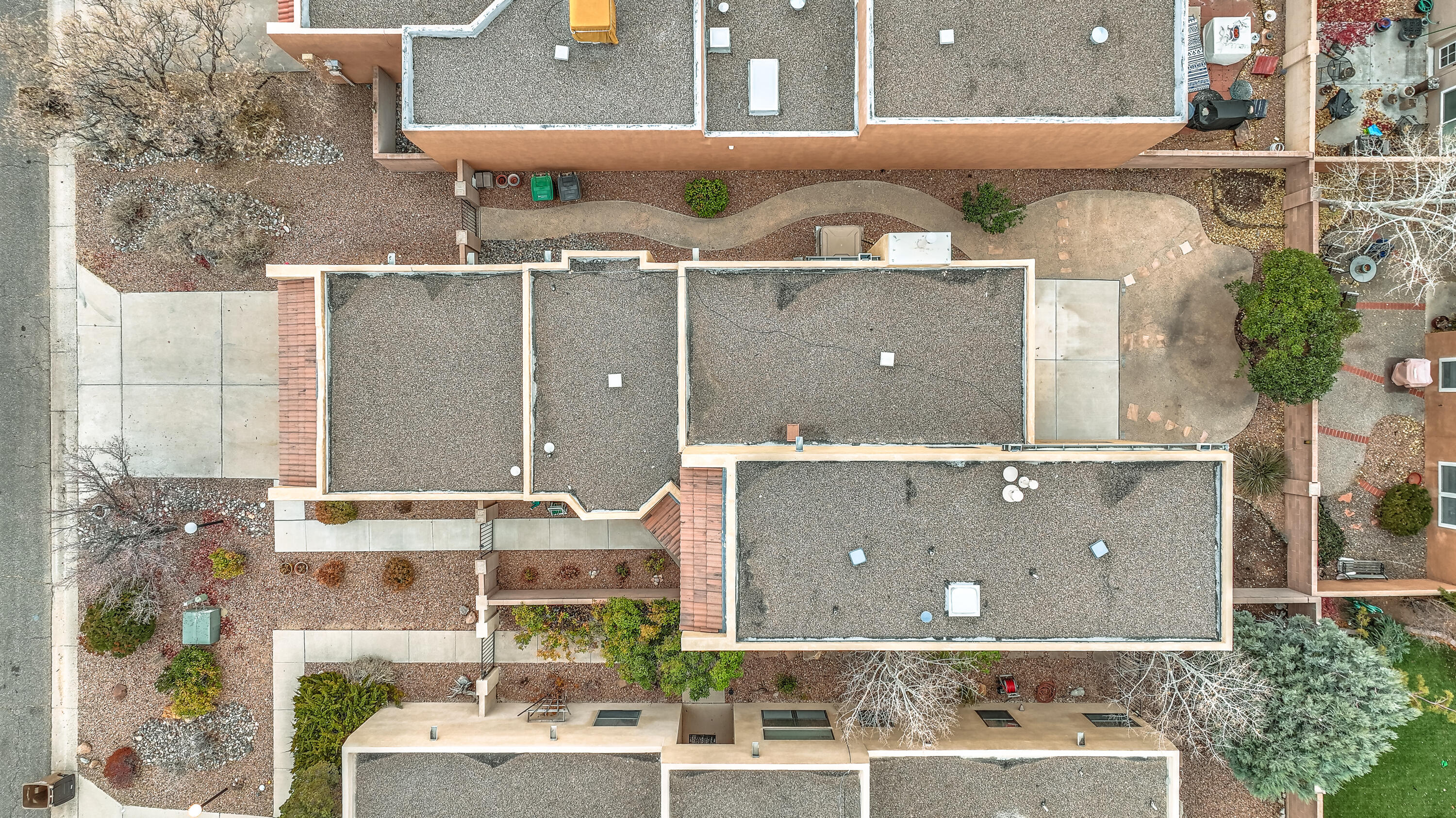 2106 NAVAJO WILLOW Drive NE