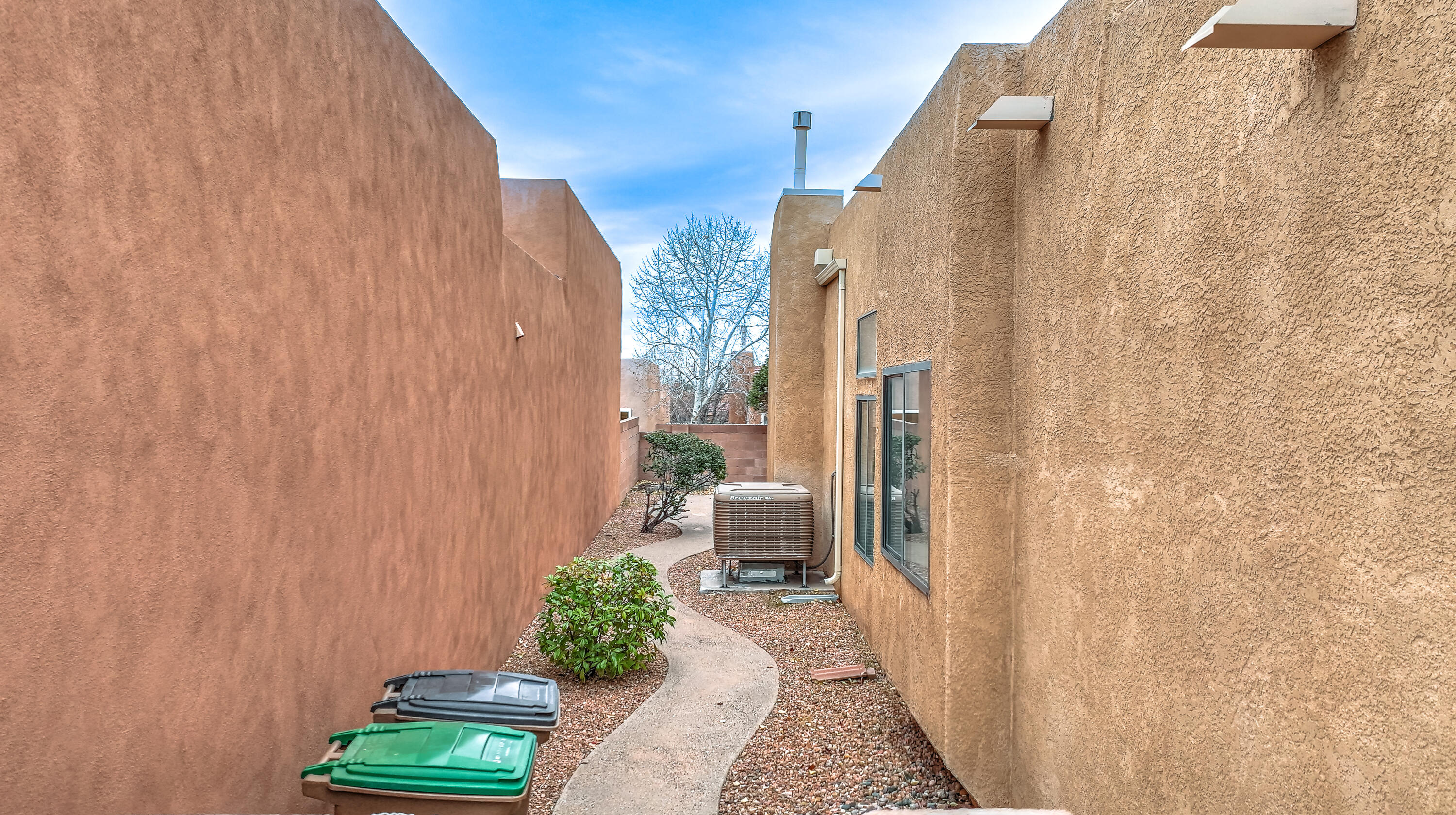 2106 NAVAJO WILLOW Drive NE